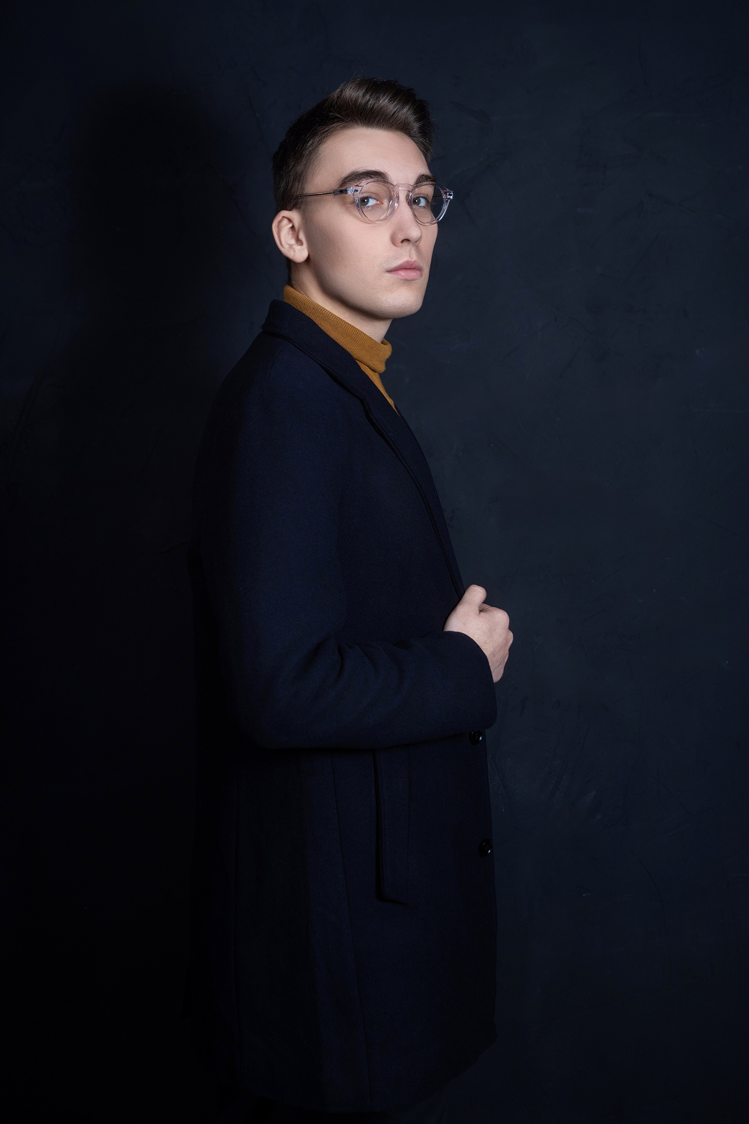 Portrait photographer, wedding photographer, studio photographer, love story photo shoot, concert photographer, reportage photographer, commercial photographer, fashion photographer, worldwide photographer, subject photographer