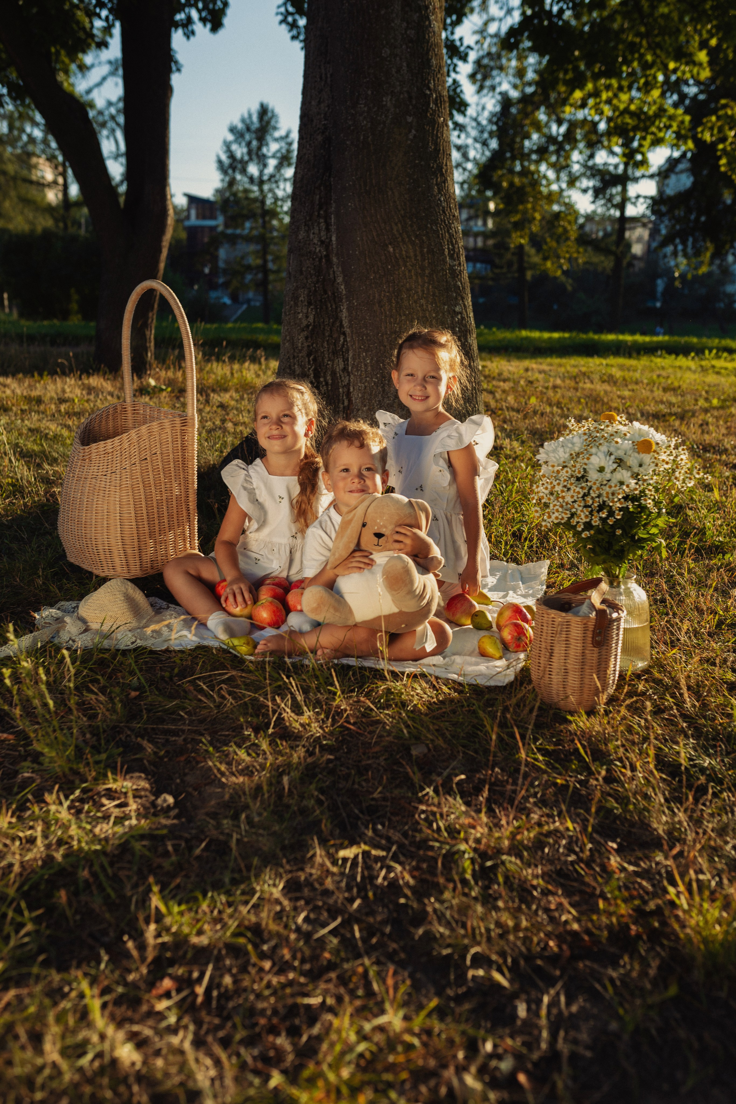 семейная фотосессия летом в природной эстетике