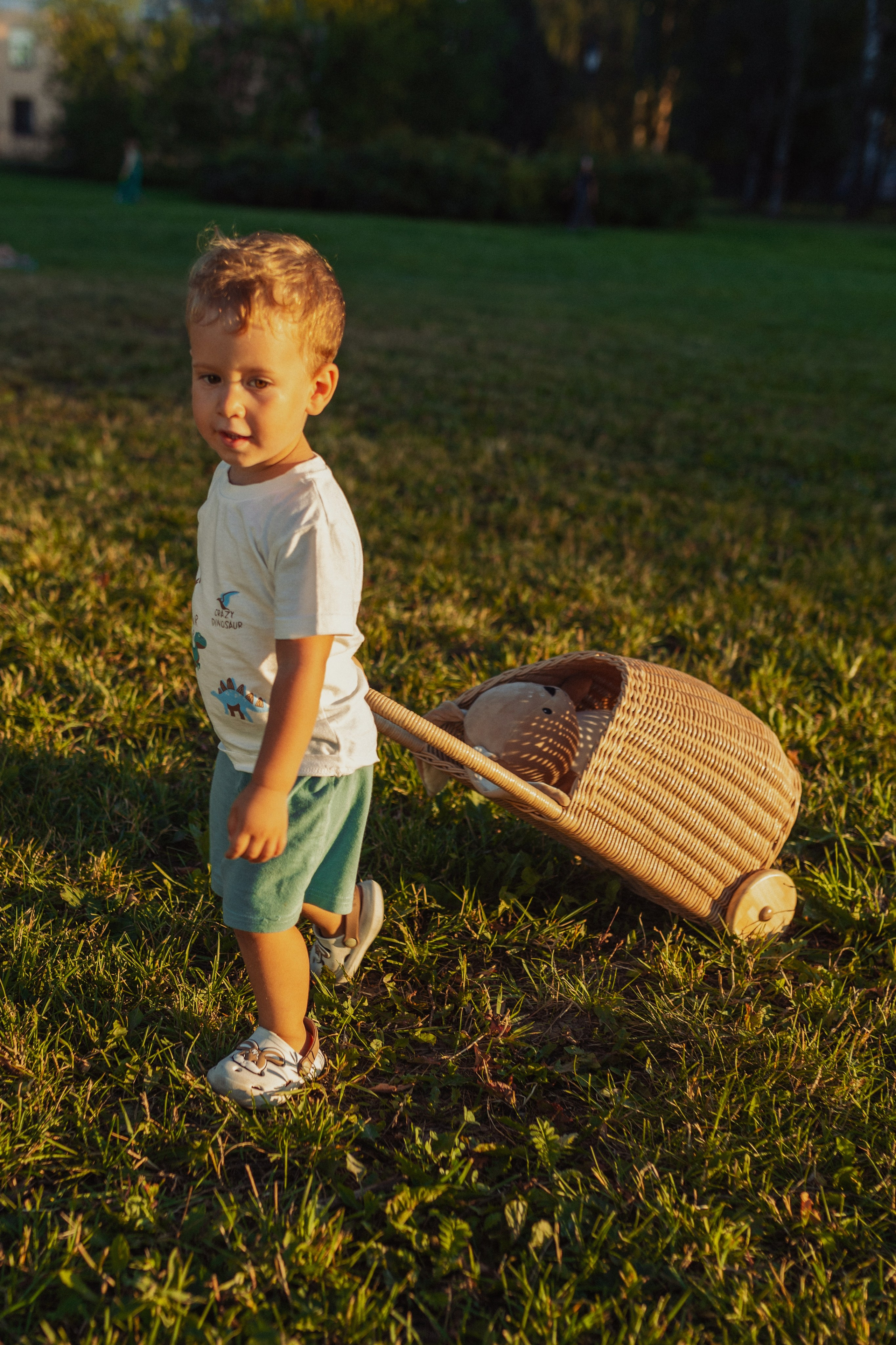 летняя съёмка семьи с детьми в парке спб