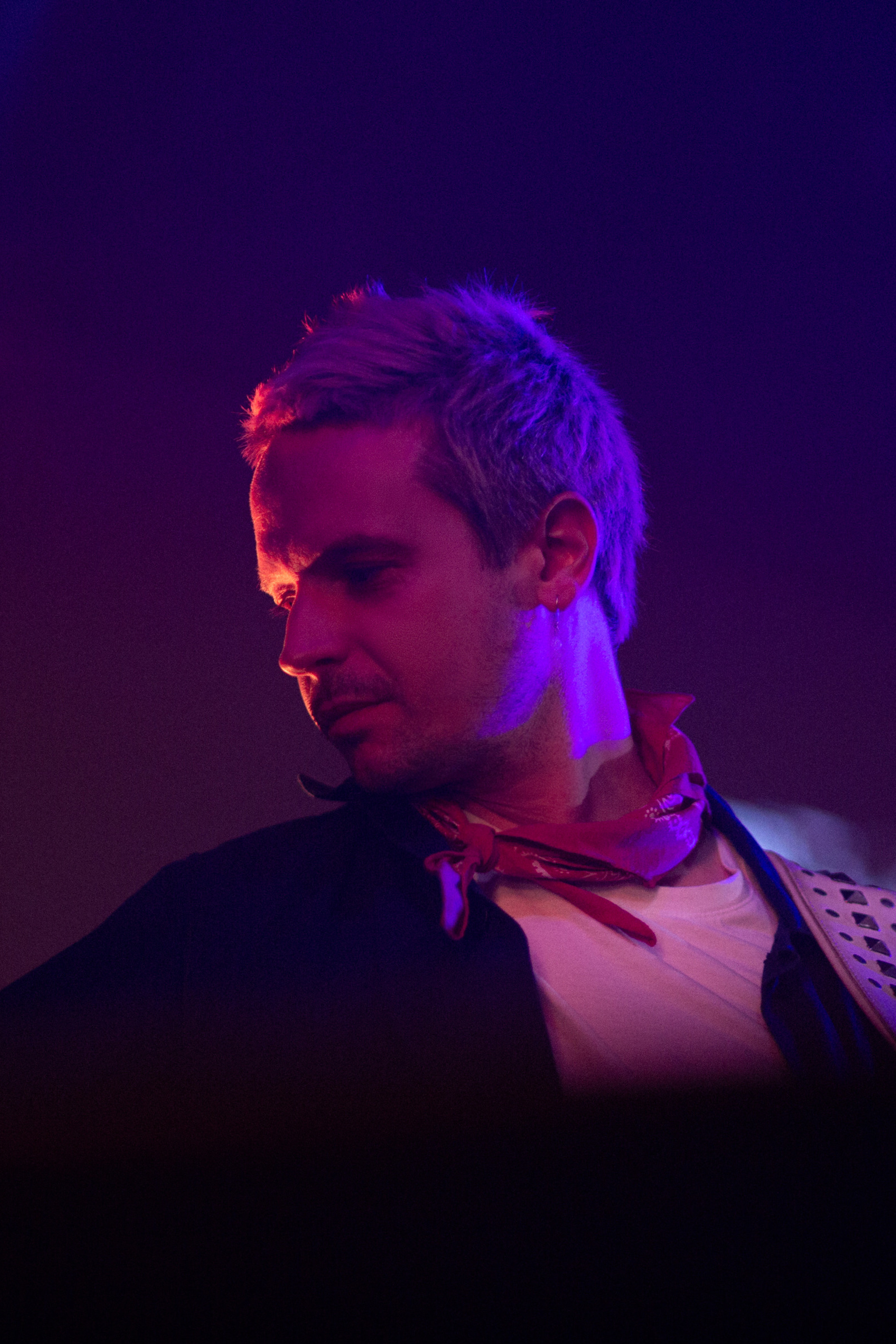 Портретный фотограф, свадебный фотограф, студийный фотограф, фотосессия Love Story, концертный фотограф, репортажный фотограф, коммерческий фотограф, фешн фотограф, международный фотограф, предметный фотограф