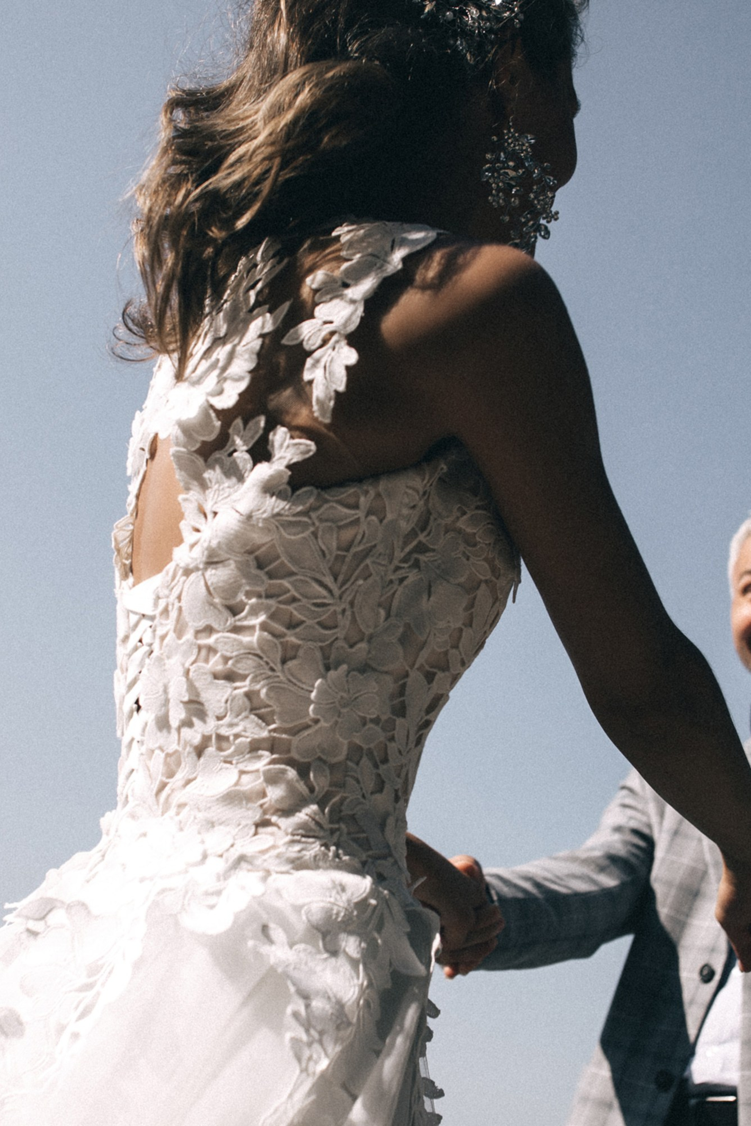 летняя свадебная прогулка после регистрации