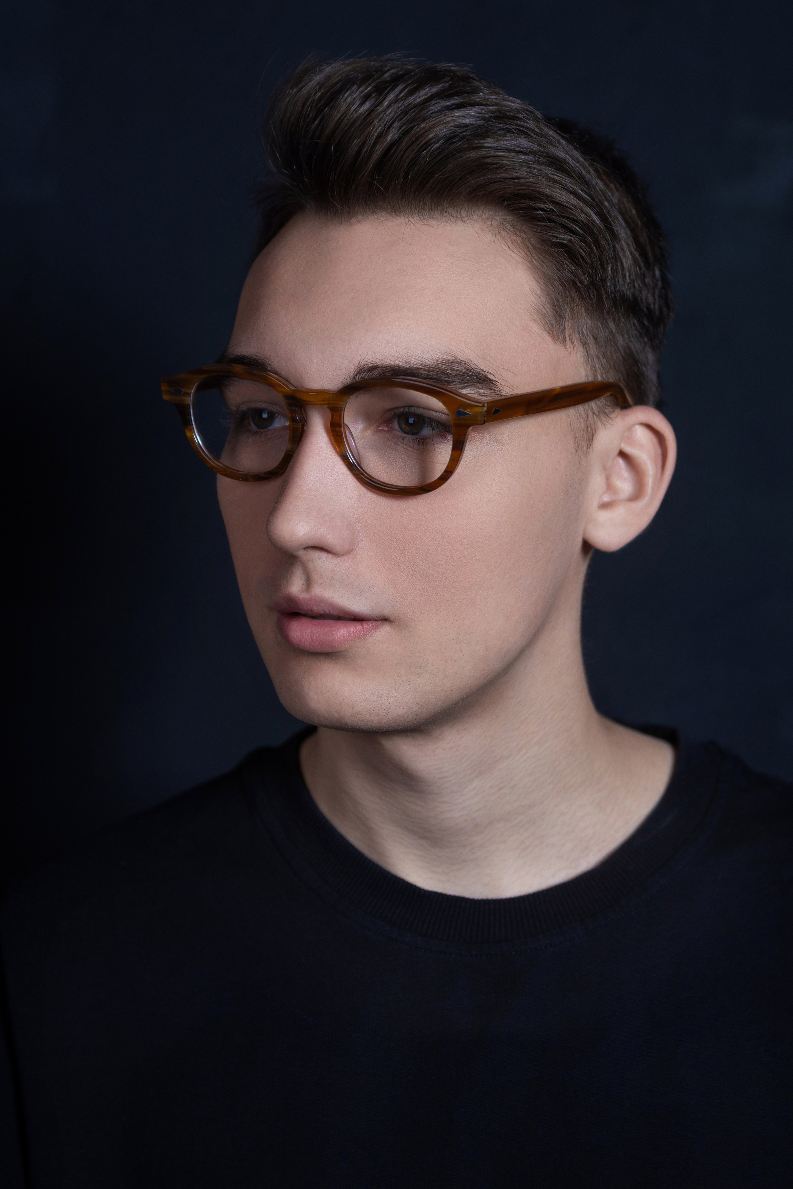 Portrait photographer, wedding photographer, studio photographer, love story photo shoot, concert photographer, reportage photographer, commercial photographer, fashion photographer, worldwide photographer, subject photographer