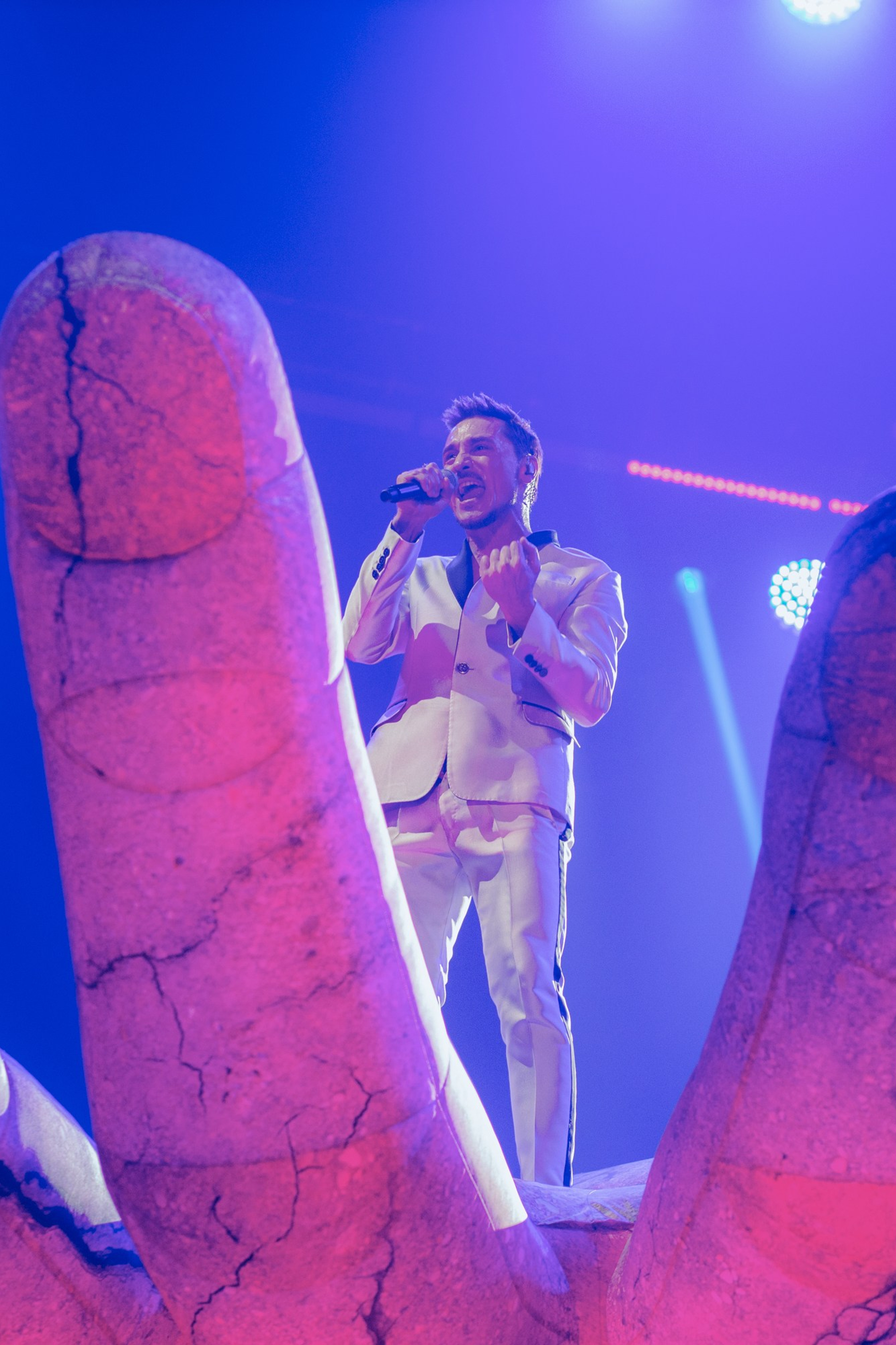 Просто капля сценической магии, софиты и мощный звук. Фотограф и видеограф в Санкт-Петербурге Александра Флотская