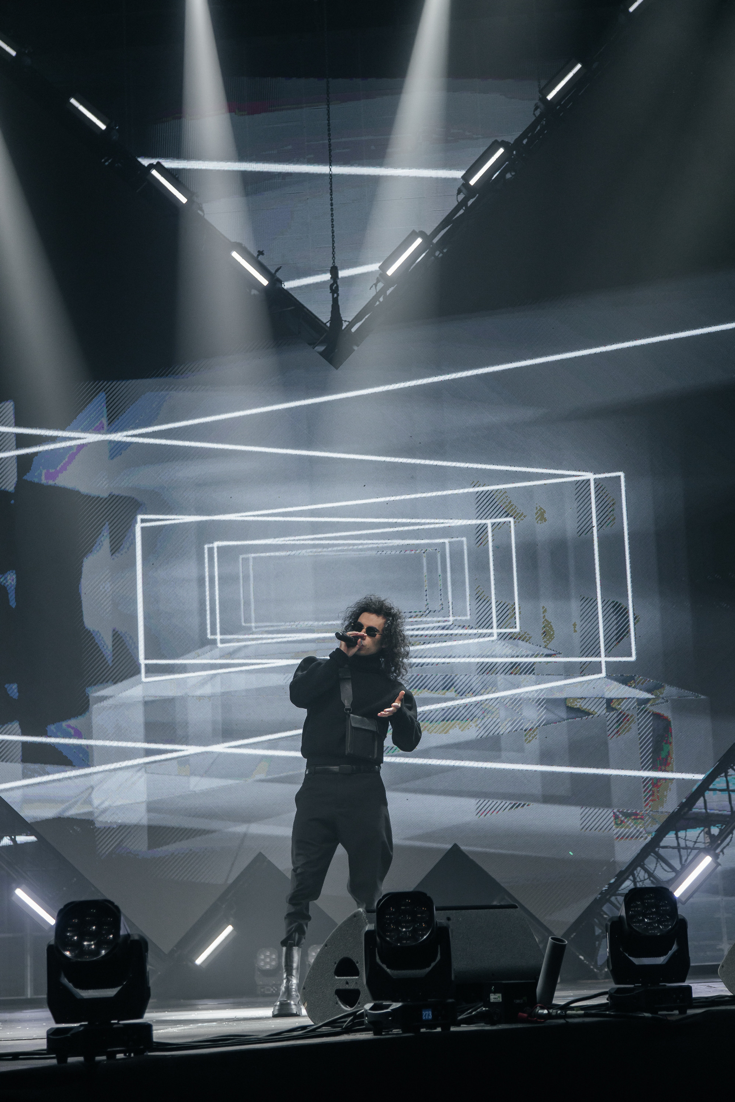 Портретный фотограф, свадебный фотограф, студийный фотограф, фотосессия Love Story, концертный фотограф, репортажный фотограф, коммерческий фотограф, фешн фотограф, международный фотограф, предметный фотограф