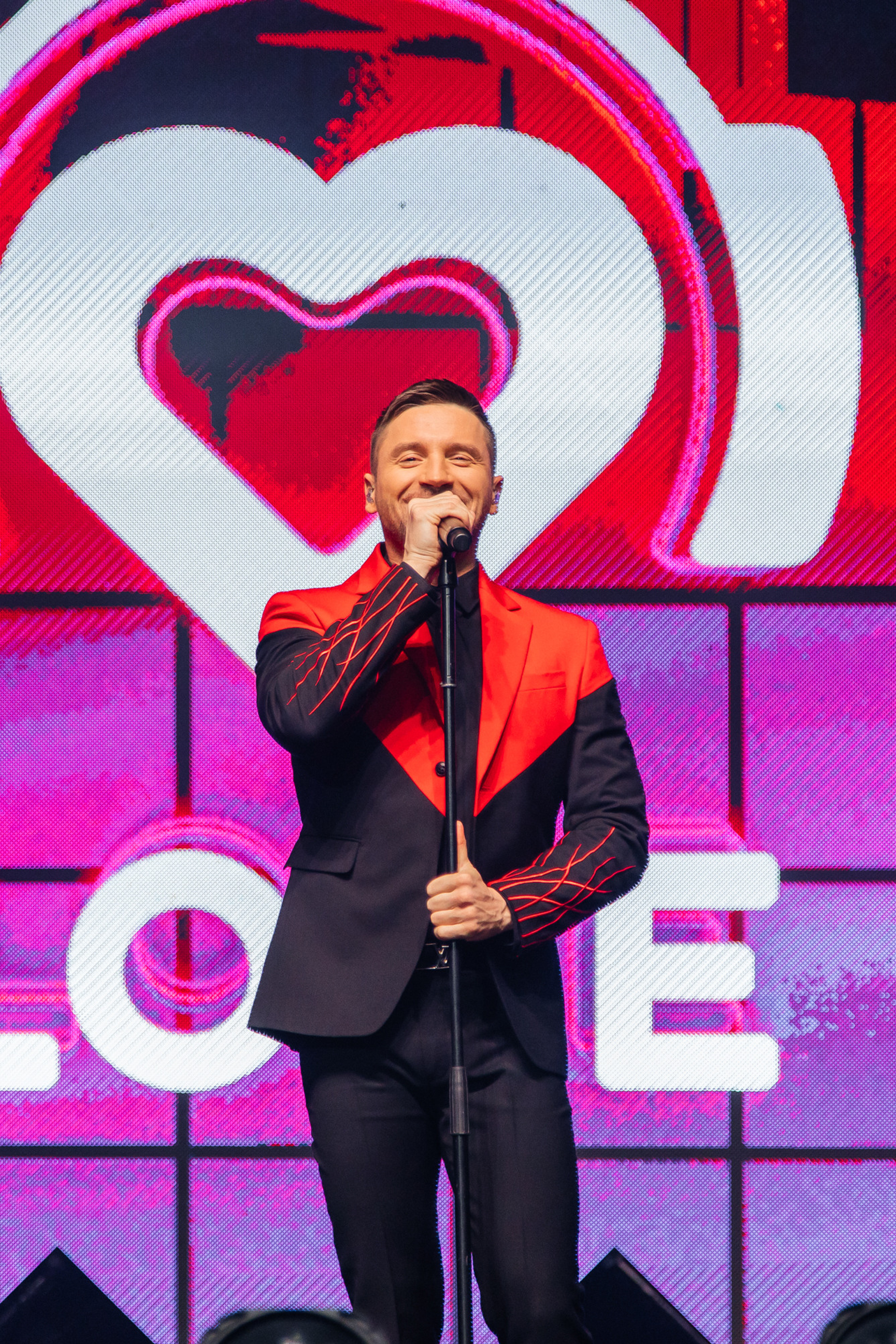 Портретный фотограф, свадебный фотограф, студийный фотограф, фотосессия Love Story, концертный фотограф, репортажный фотограф, коммерческий фотограф, фешн фотограф, международный фотограф, предметный фотограф