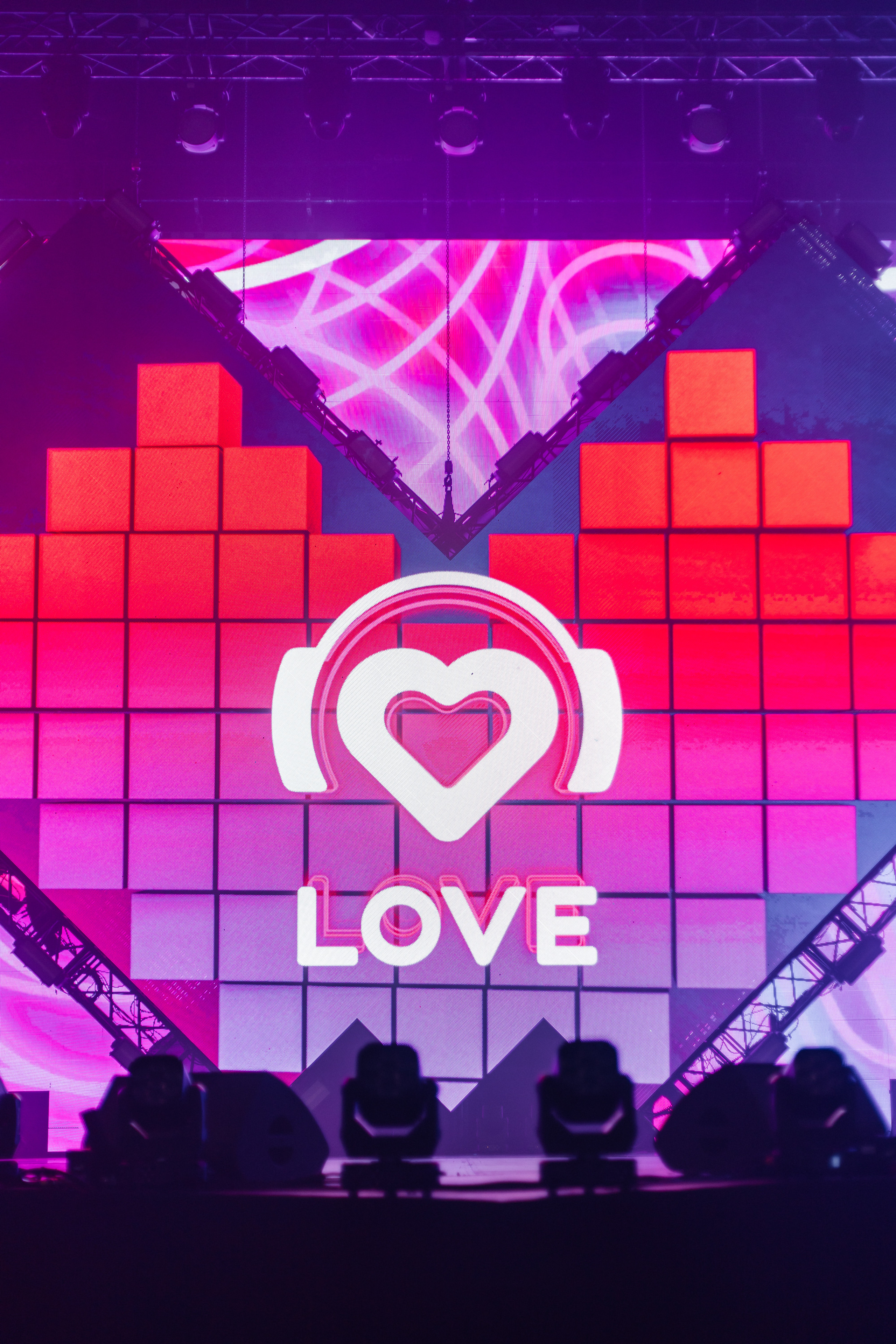 Портретный фотограф, свадебный фотограф, студийный фотограф, фотосессия Love Story, концертный фотограф, репортажный фотограф, коммерческий фотограф, фешн фотограф, международный фотограф, предметный фотограф