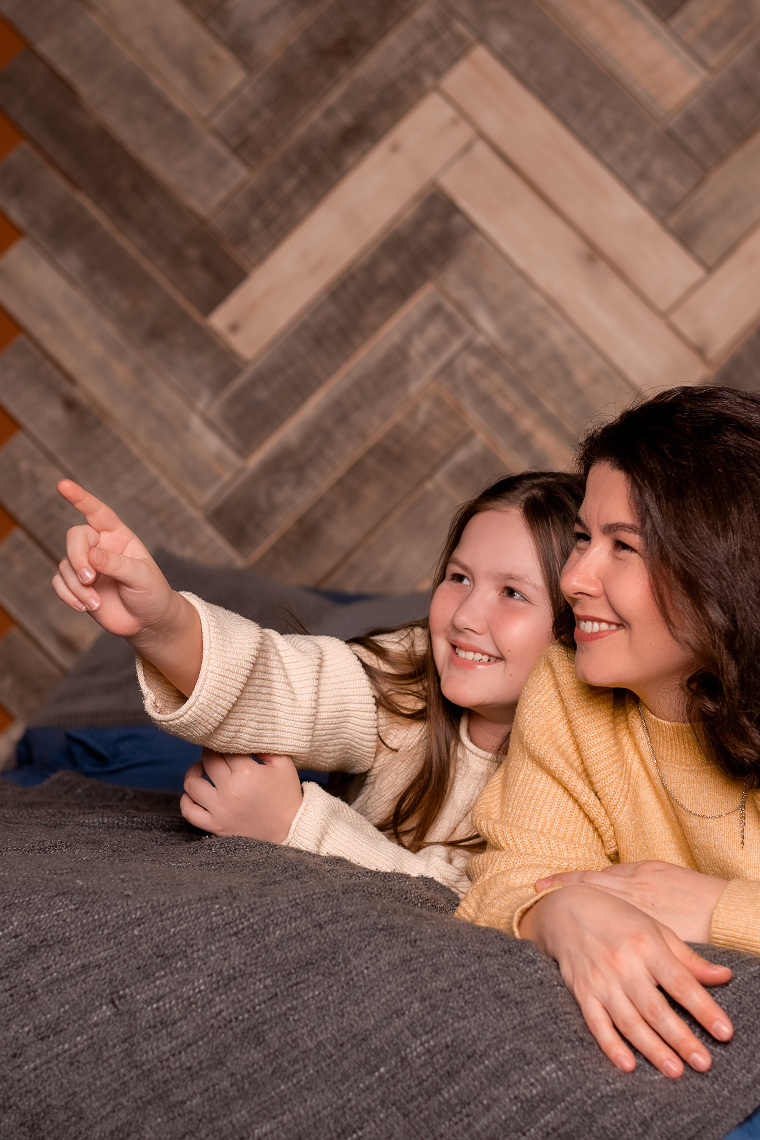 Нежная серия мама-дочь с Василиной и Сашей