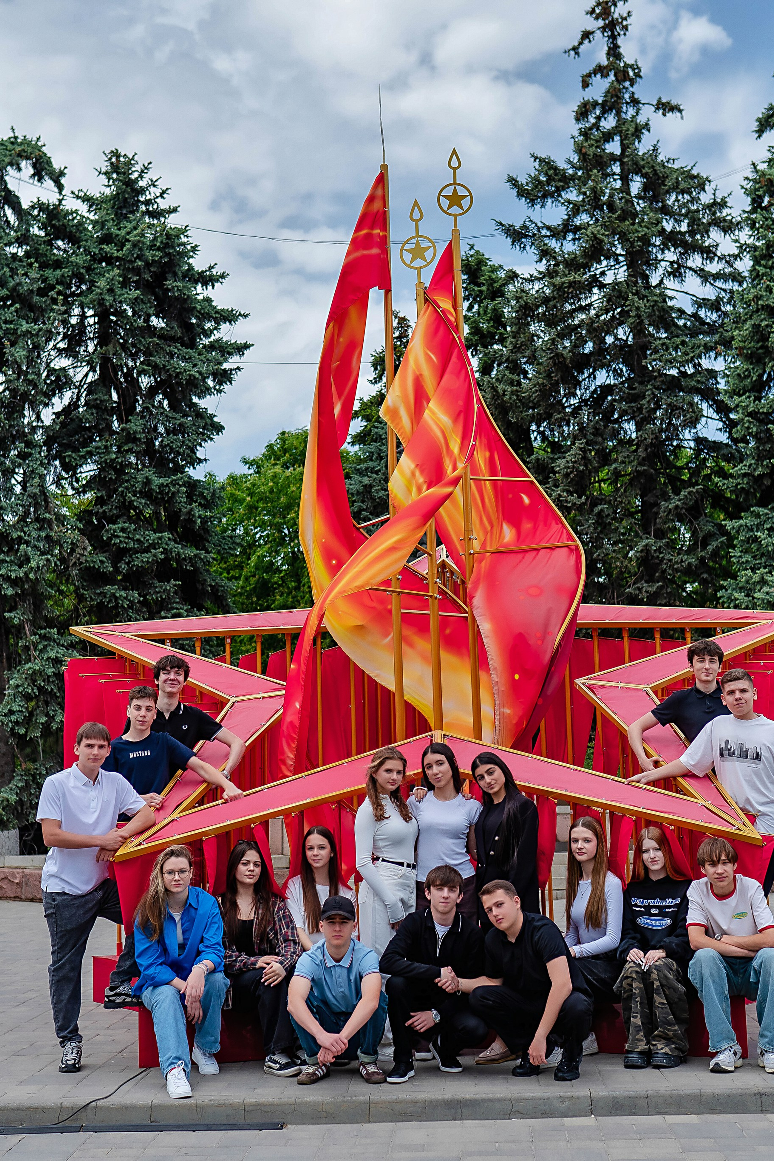Фотосессия ШКОЛА 17 КЛАСС 11Б Выпуск 2026. Современные Выпускные Альбомы в Ростове-на-Дону
