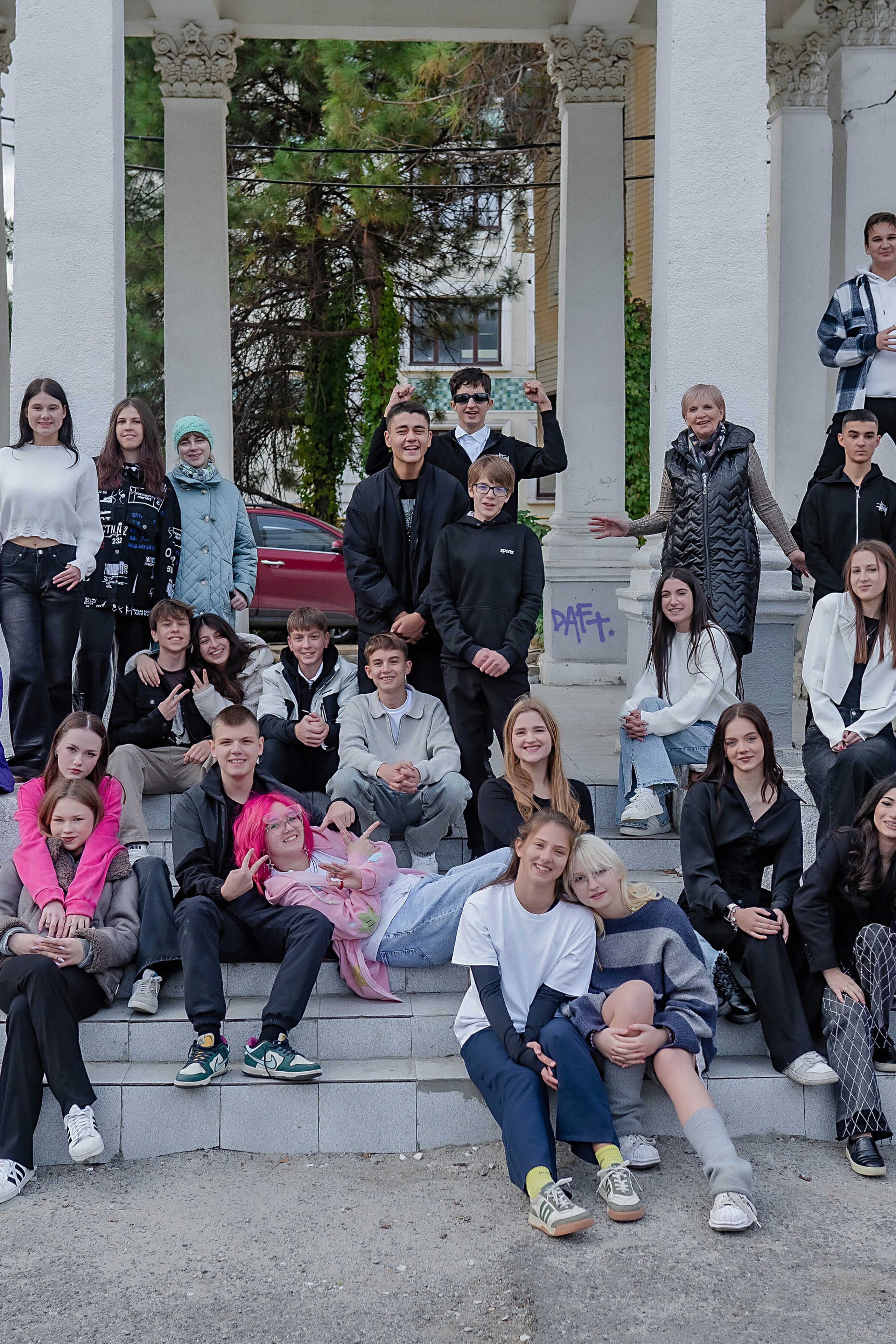 Фотосессия ШКОЛА 112 КЛАСС 11Б Выпуск 2026. Современные Выпускные Альбомы в Ростове-на-Дону