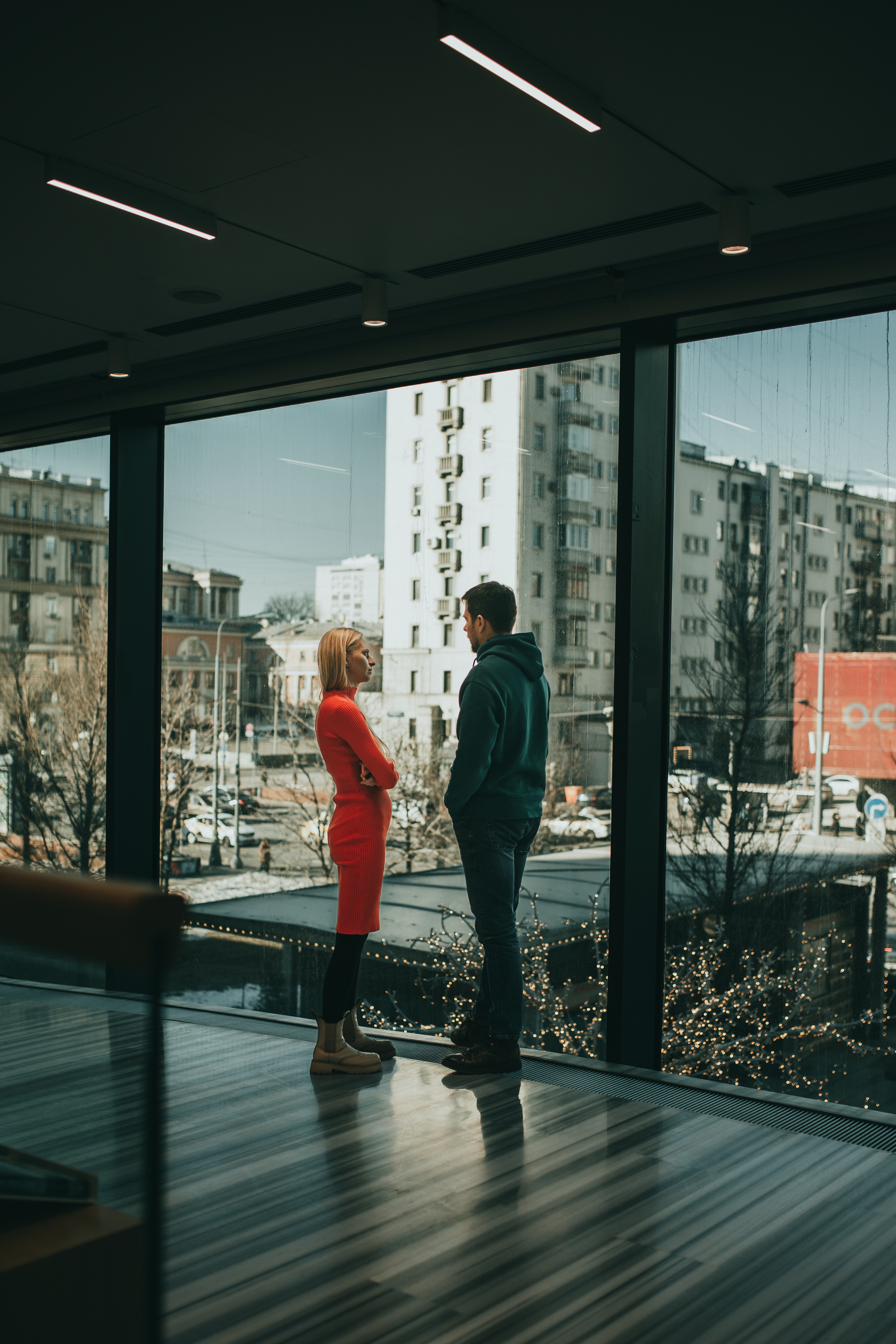 Красивые незнакомцы