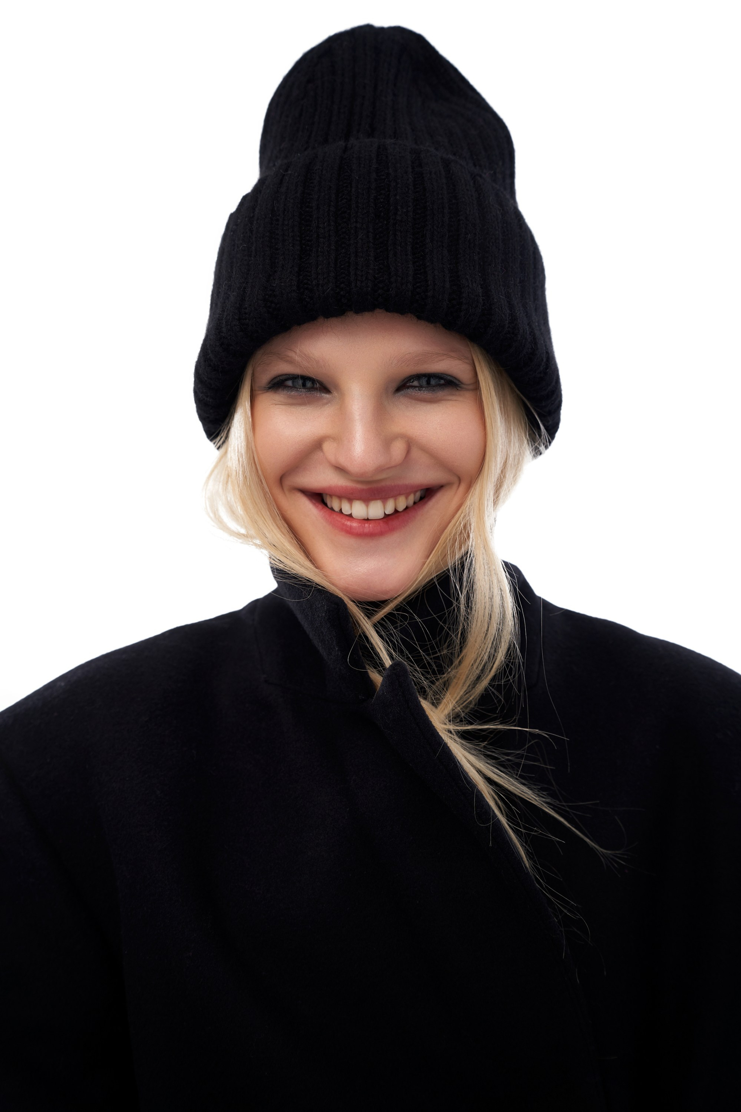 Каталог Uno Mas Uno. Михаил Евтух — фотограф для брендов и маркетплейсов в Минске