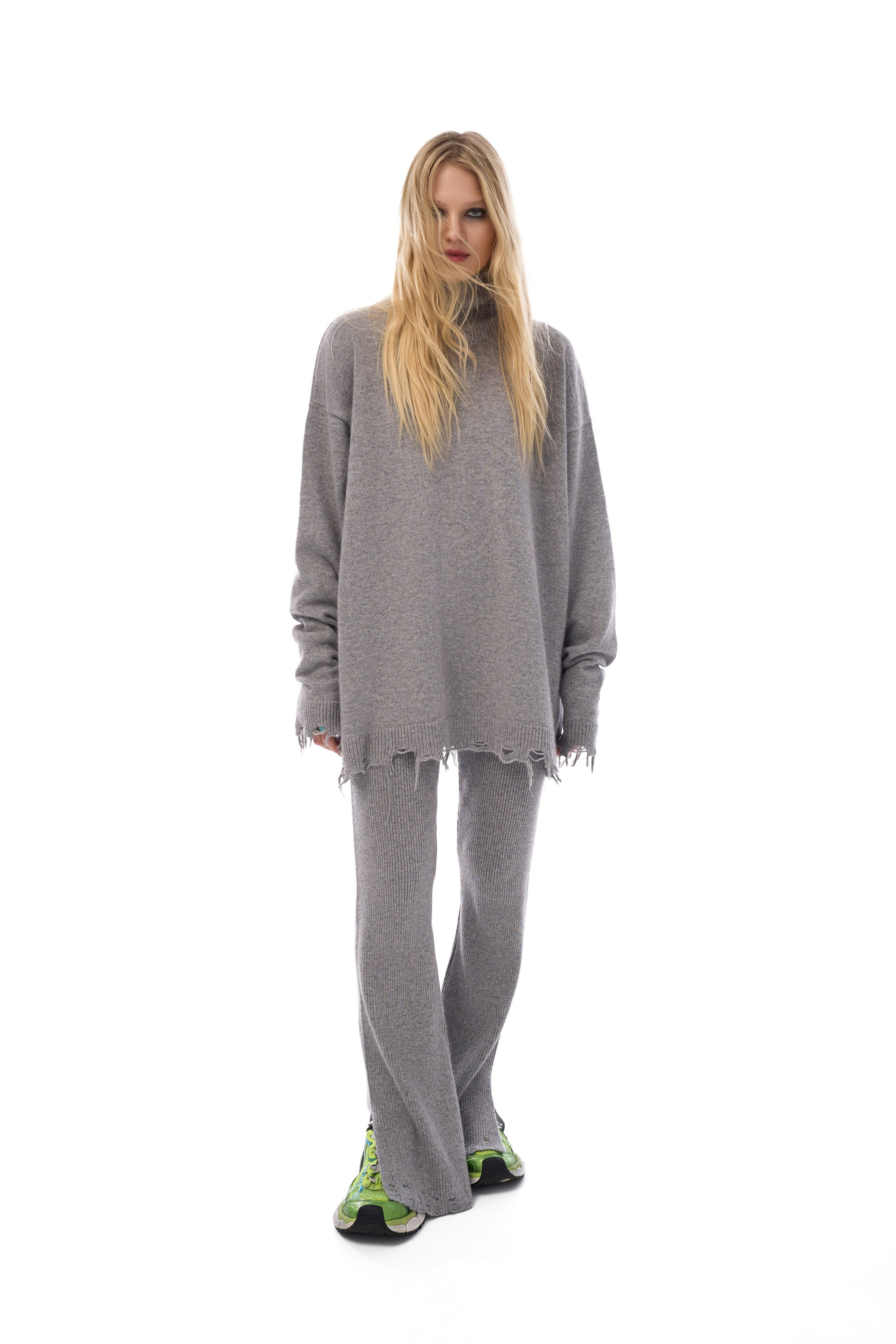 Каталог Uno Mas Uno. Михаил Евтух — фотограф для брендов и маркетплейсов в Минске