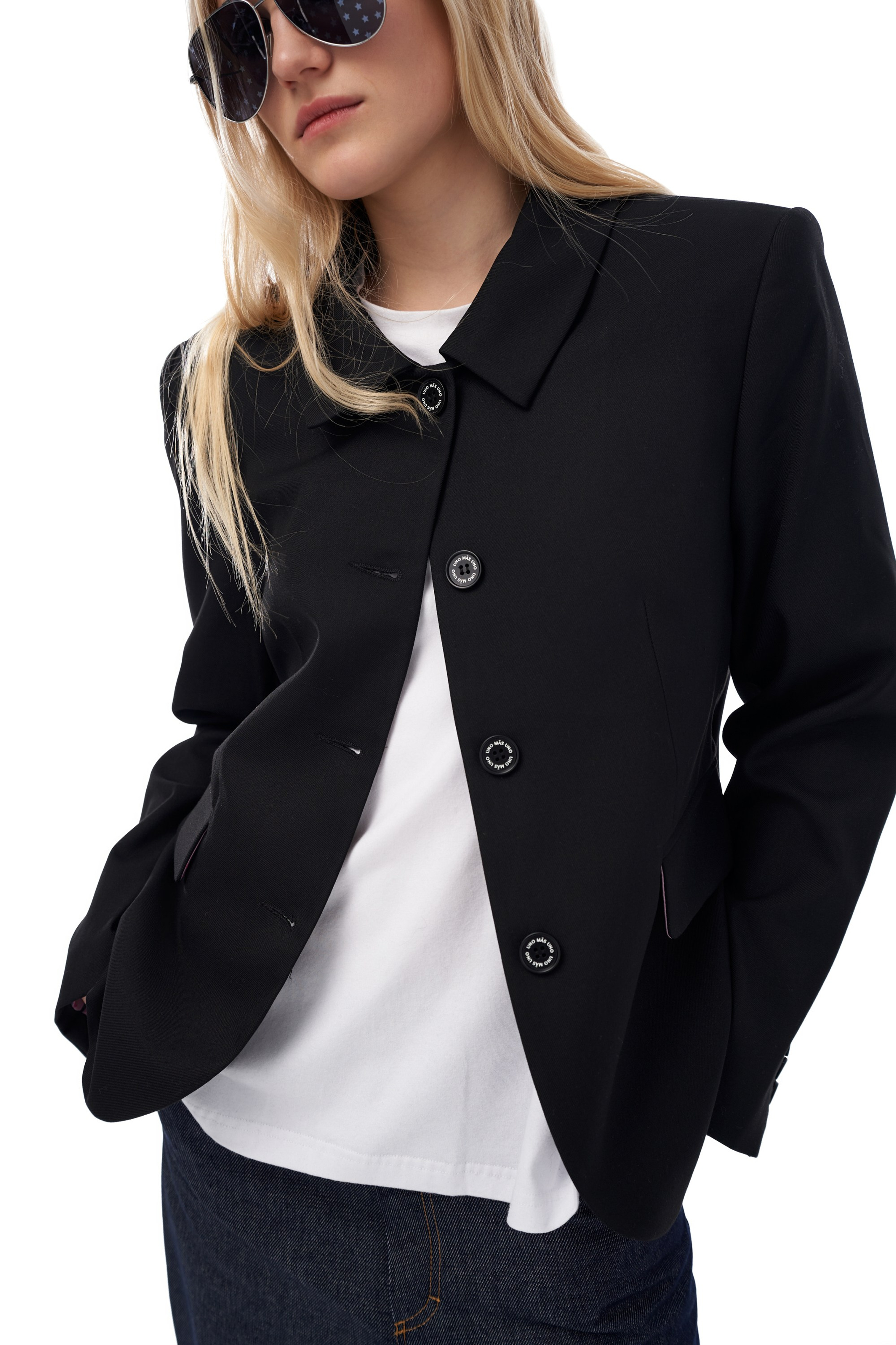 Каталог Uno Mas Uno. Михаил Евтух — фотограф для брендов и маркетплейсов в Минске