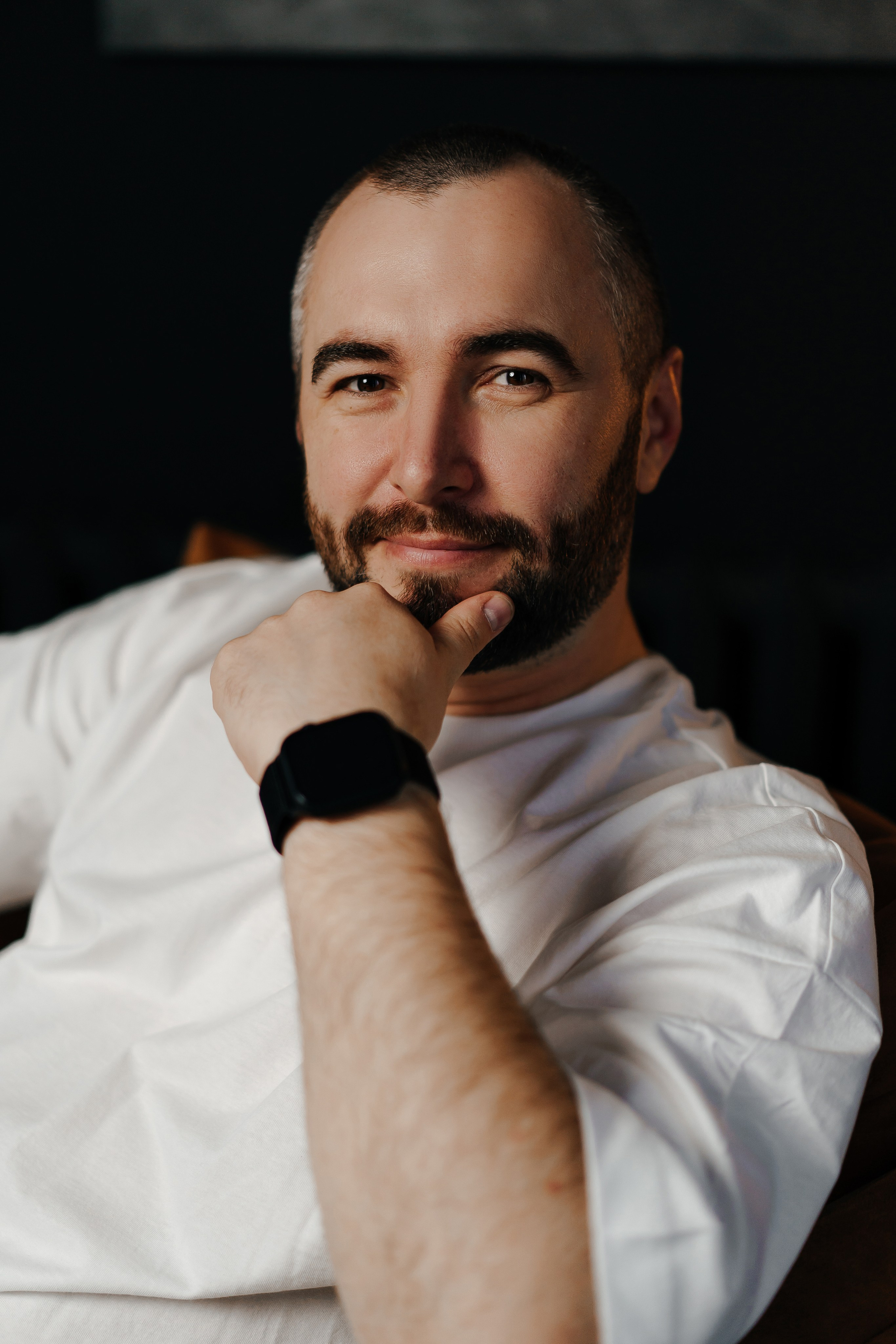 Бизнес фотосессия. Михаил Евтух — фотограф для брендов и маркетплейсов в Минске