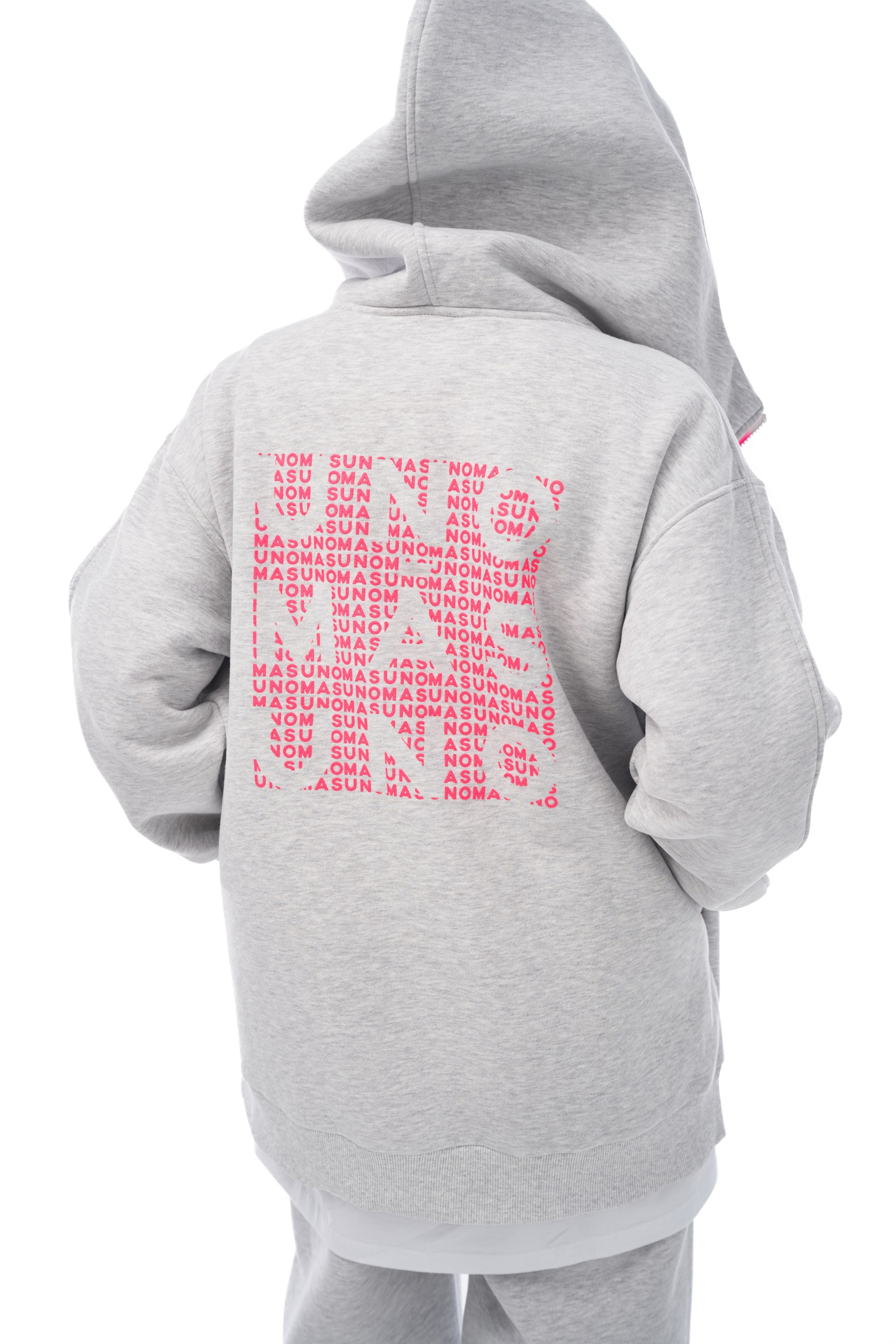 Каталог Uno Mas Uno. Михаил Евтух — фотограф для брендов и маркетплейсов в Минске