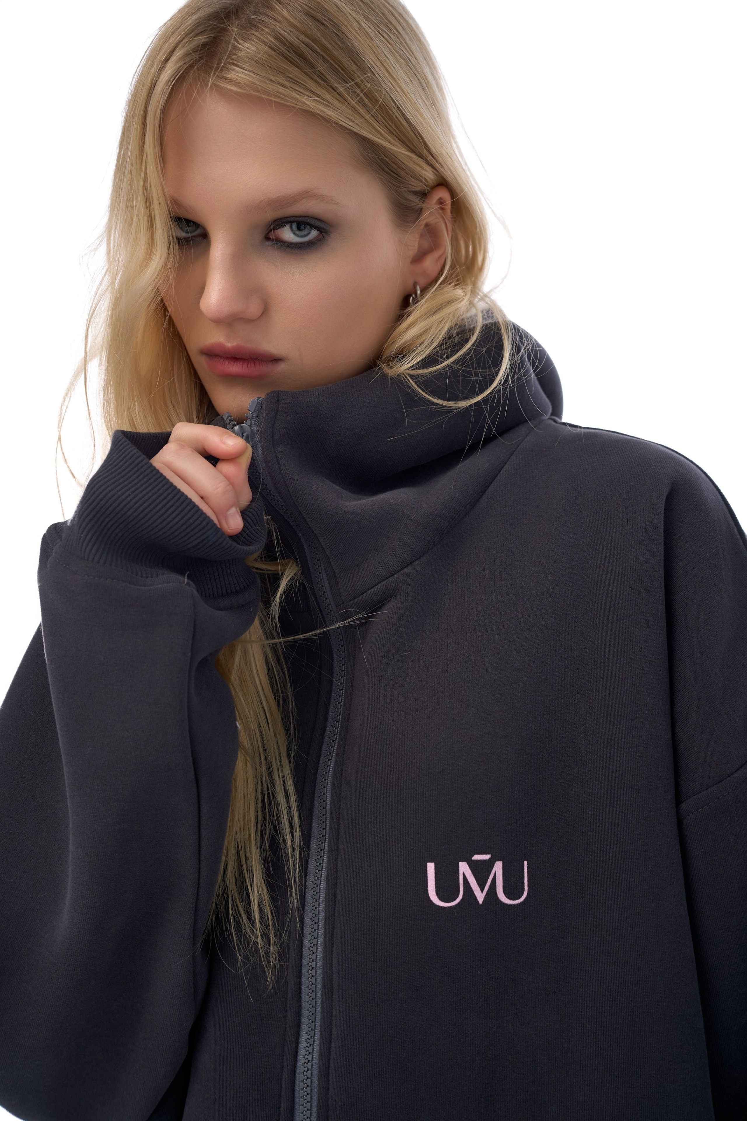 Каталог Uno Mas Uno. Михаил Евтух — фотограф для брендов и маркетплейсов в Минске