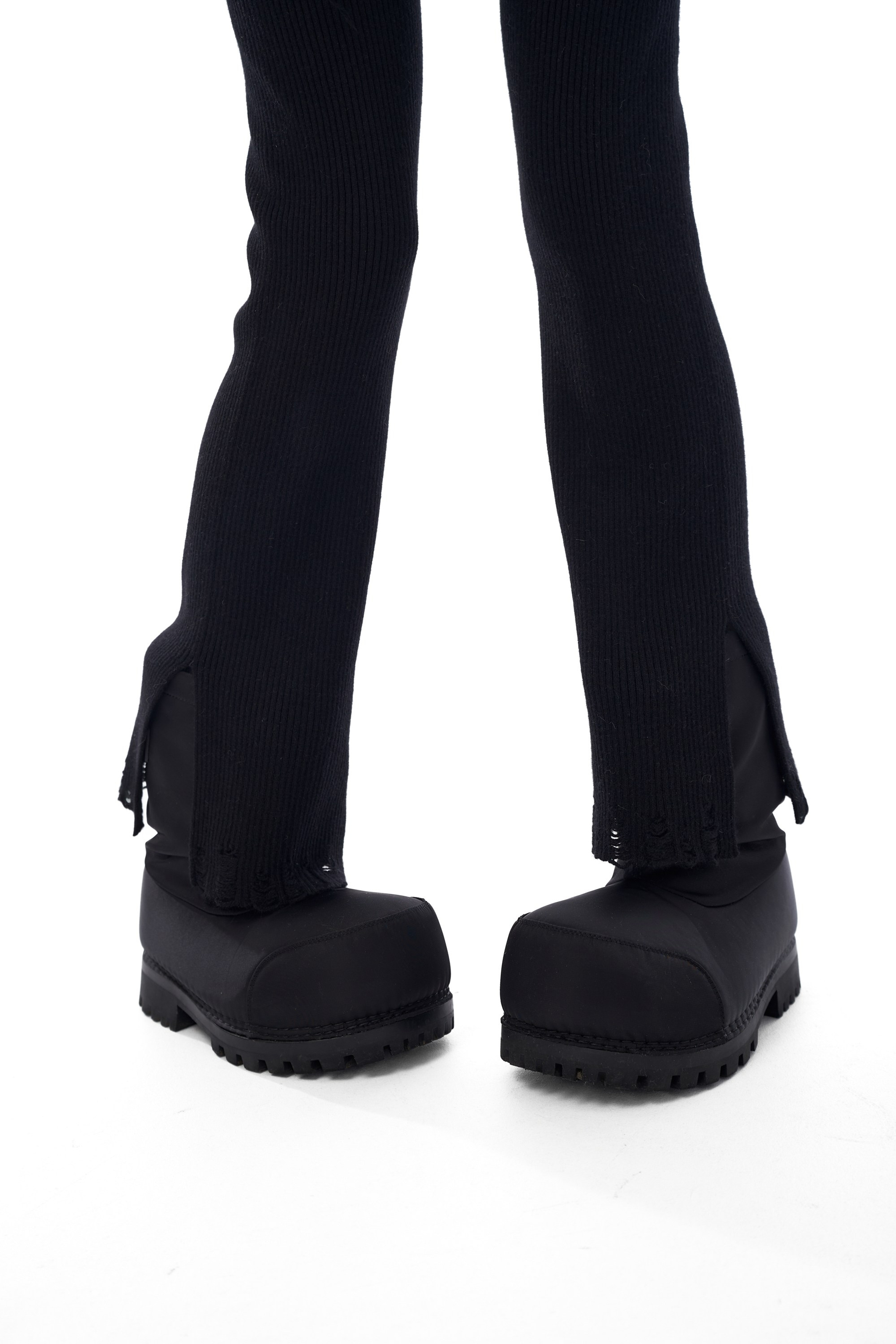 Каталог Uno Mas Uno. Михаил Евтух — фотограф для брендов и маркетплейсов в Минске