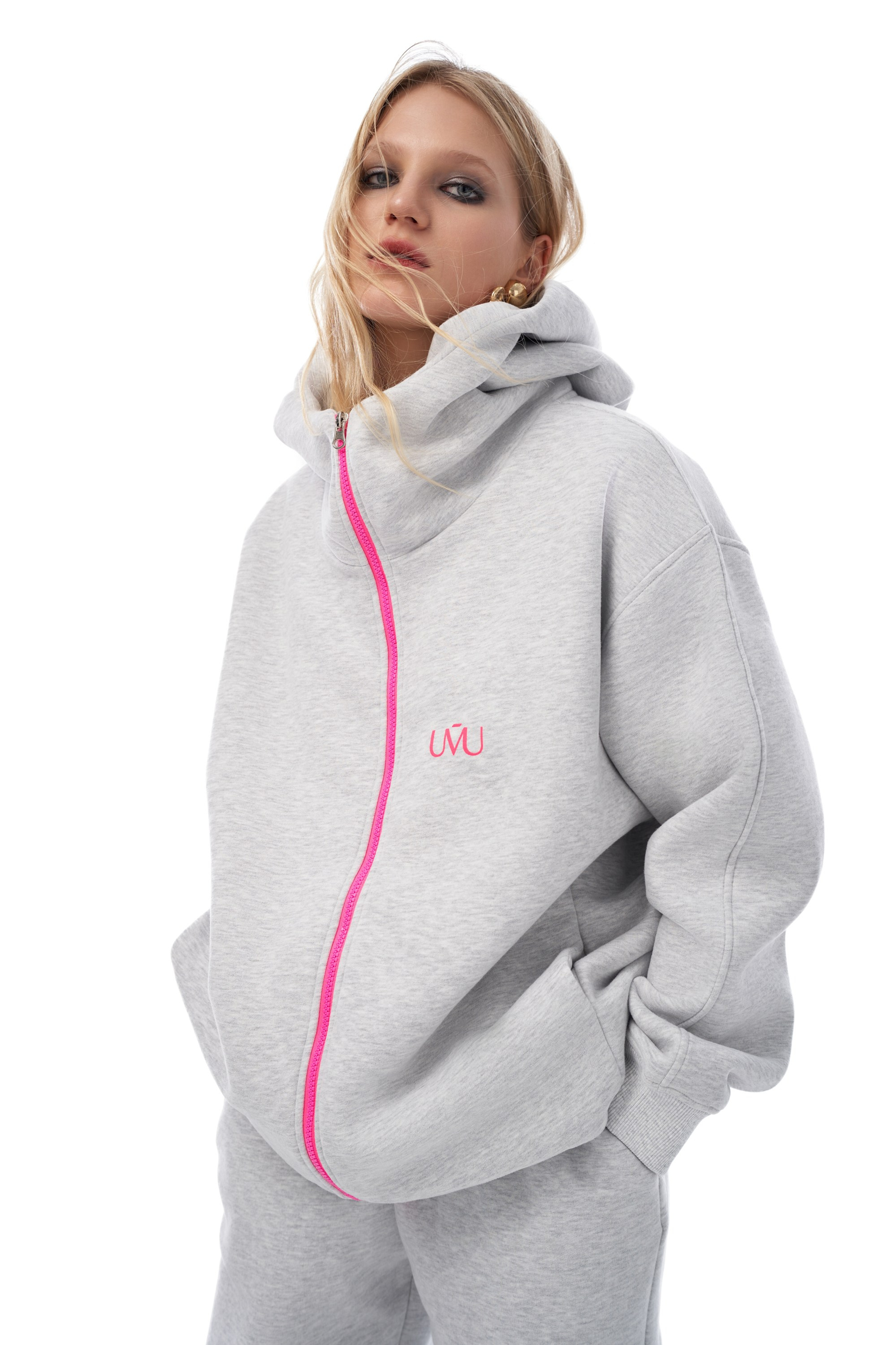 Каталог Uno Mas Uno. Михаил Евтух — фотограф для брендов и маркетплейсов в Минске