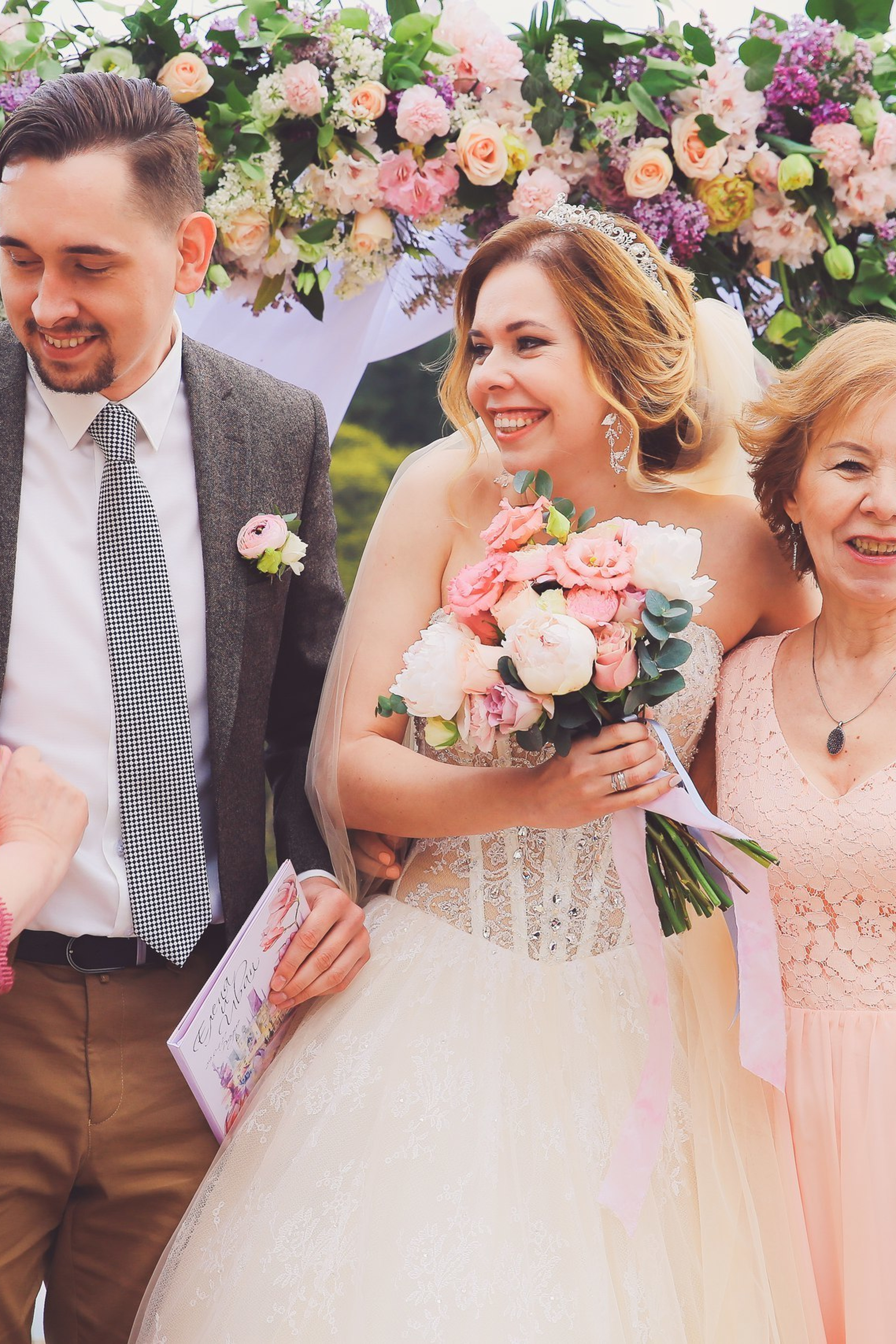 Свадебная фотосессия. Профессиональный фотограф. Работаю в Улан-Удэ, Новосибирске и др