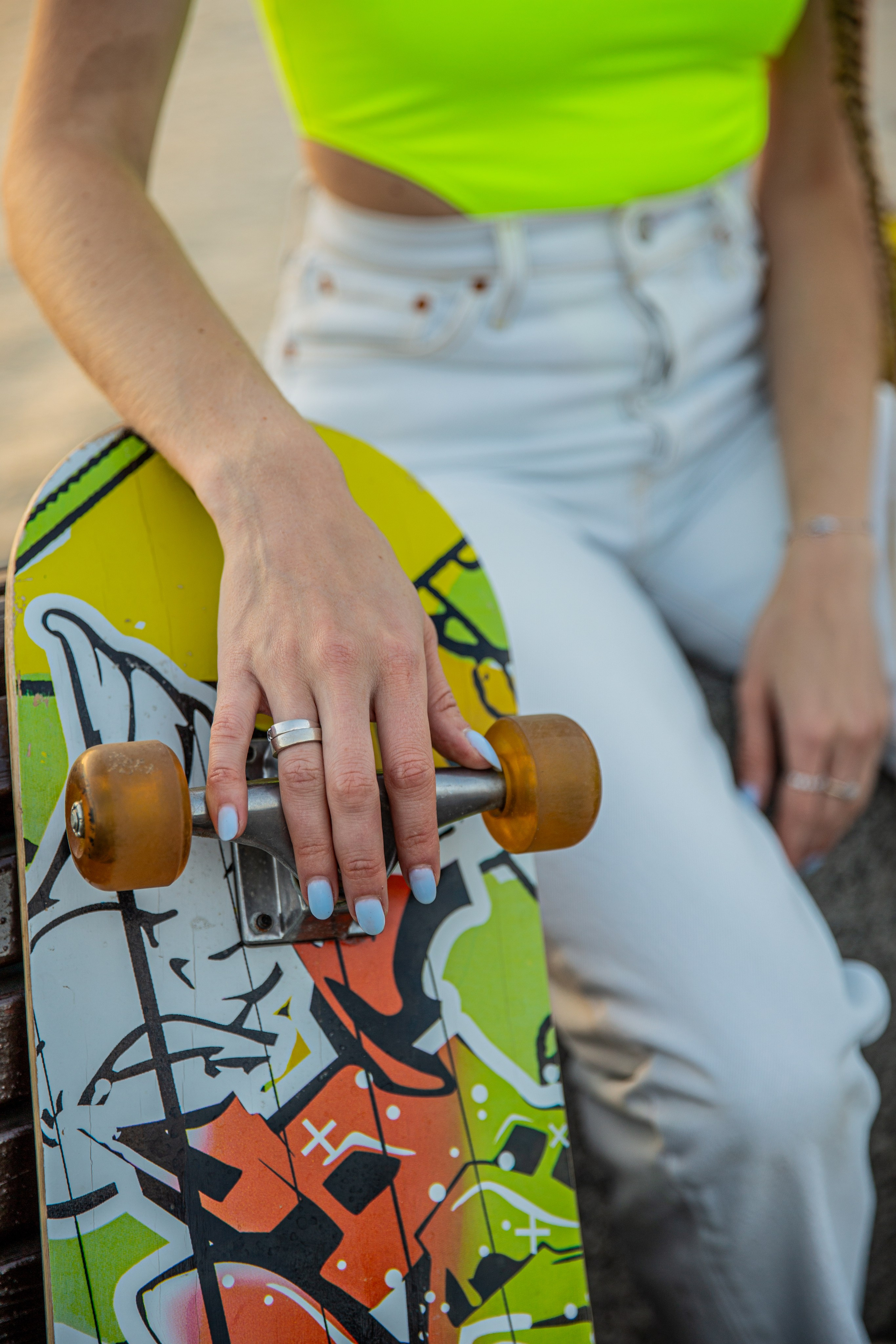 Девушка и&nbsp;скейт