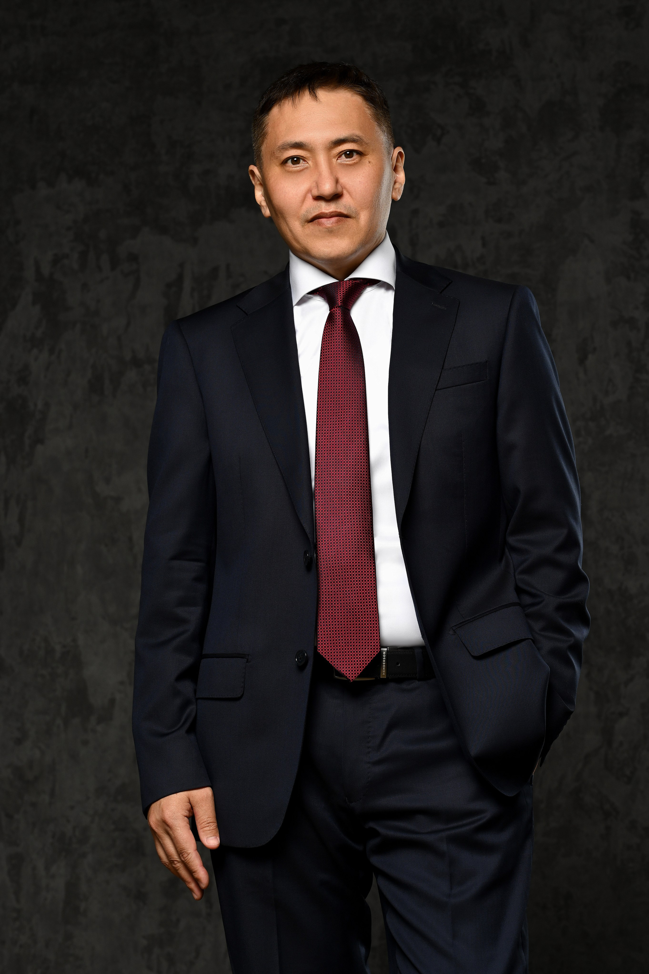 Мужской и женский бизнес портрет. Предметный контент — фотограф в Саратове Юлия