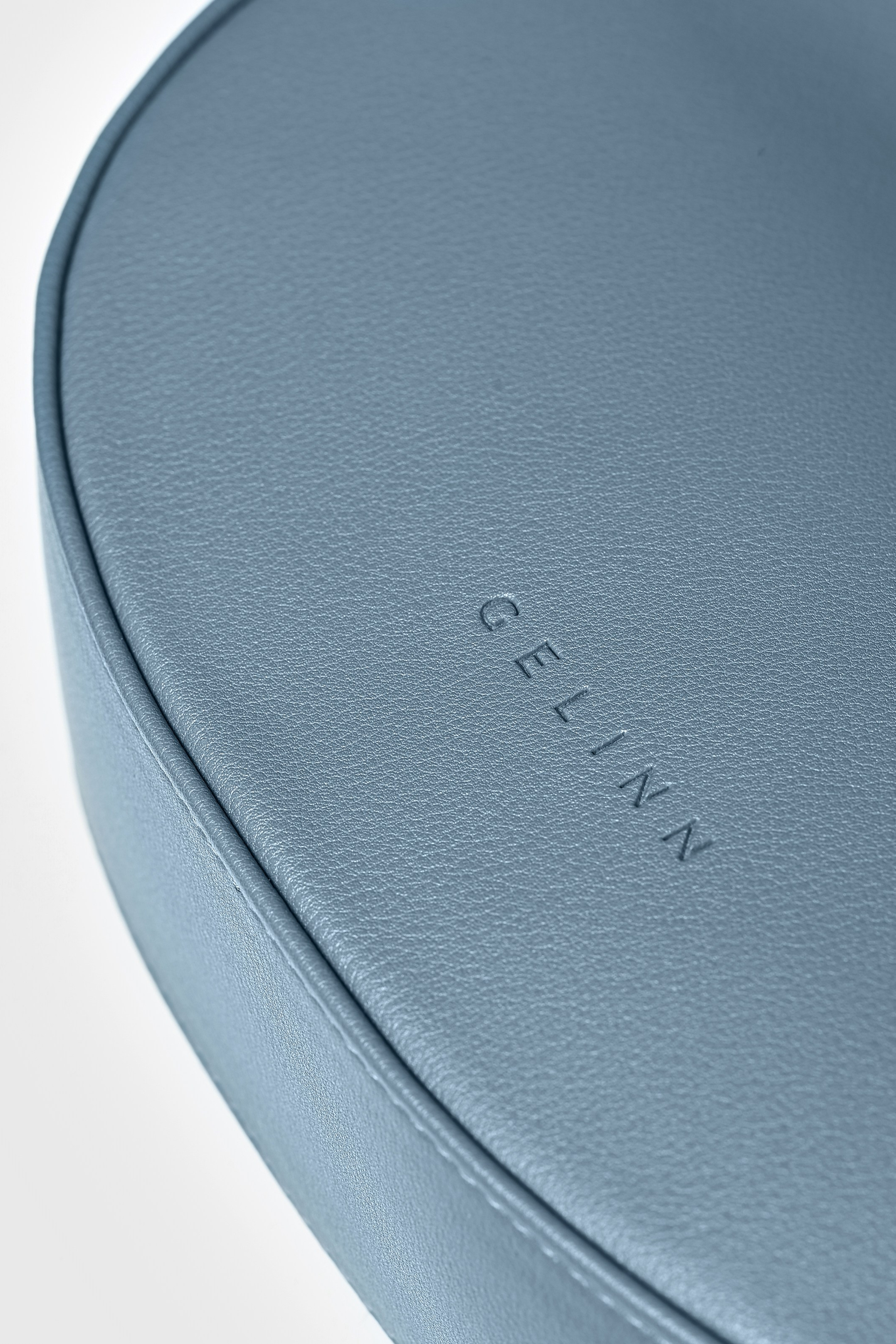 Съемка сумок, кошельков, рюкзаков и других аксессуаров. Предметный контент — фотограф в Саратове Юлия