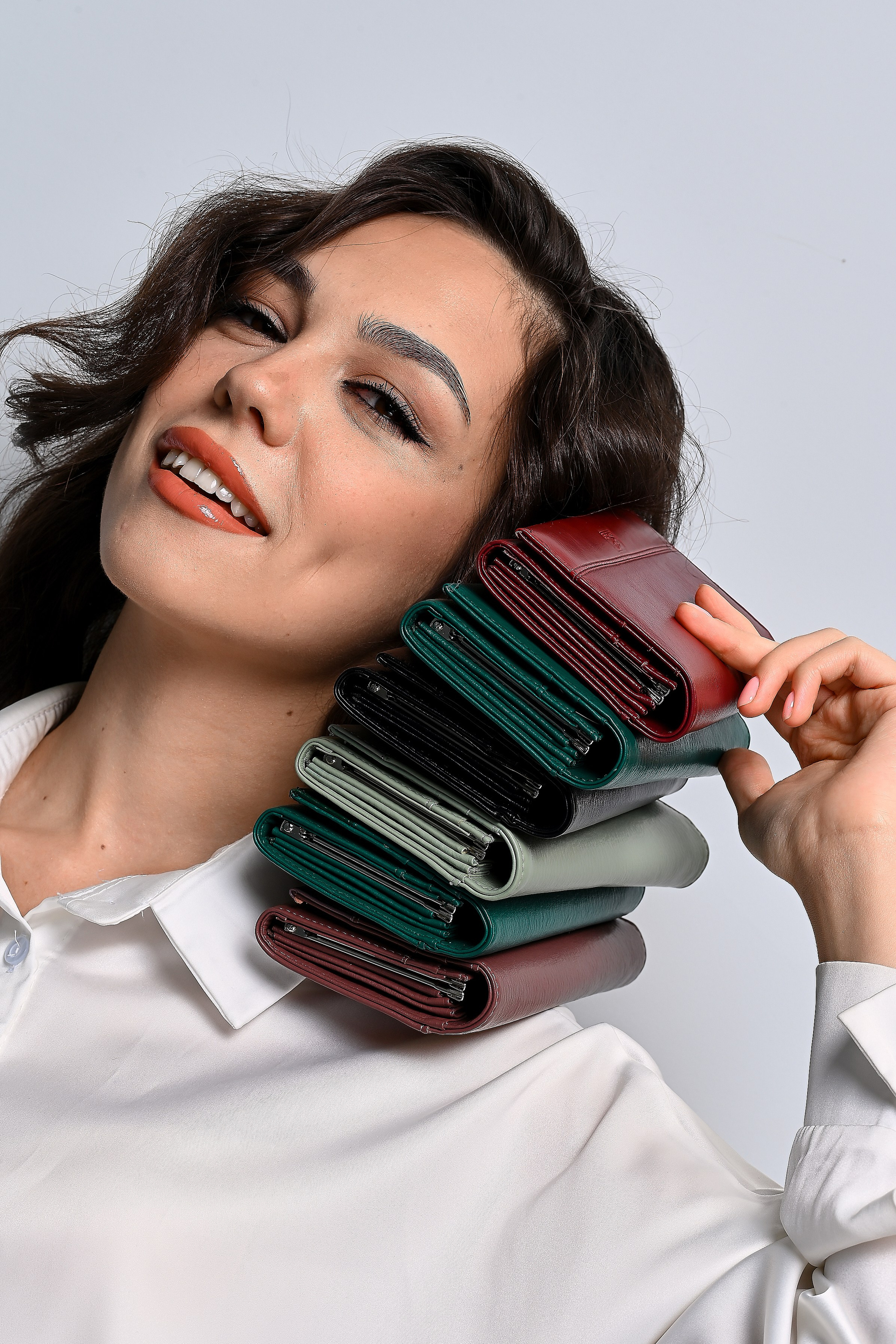 Съемка сумок, кошельков, рюкзаков и других аксессуаров. Предметный контент — фотограф в Саратове Юлия