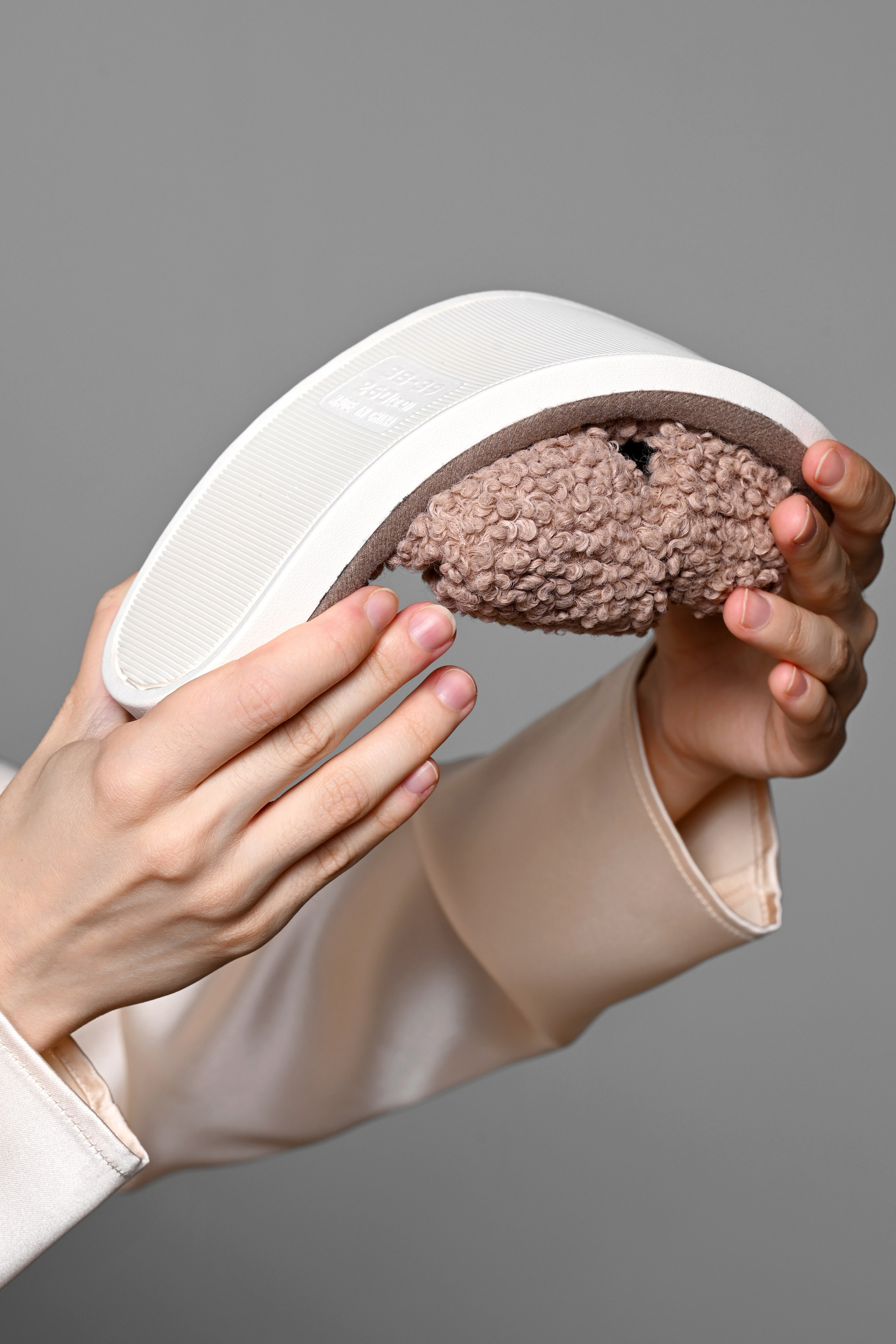 Съемка одежды и обуви. Предметный контент — фотограф в Саратове Юлия