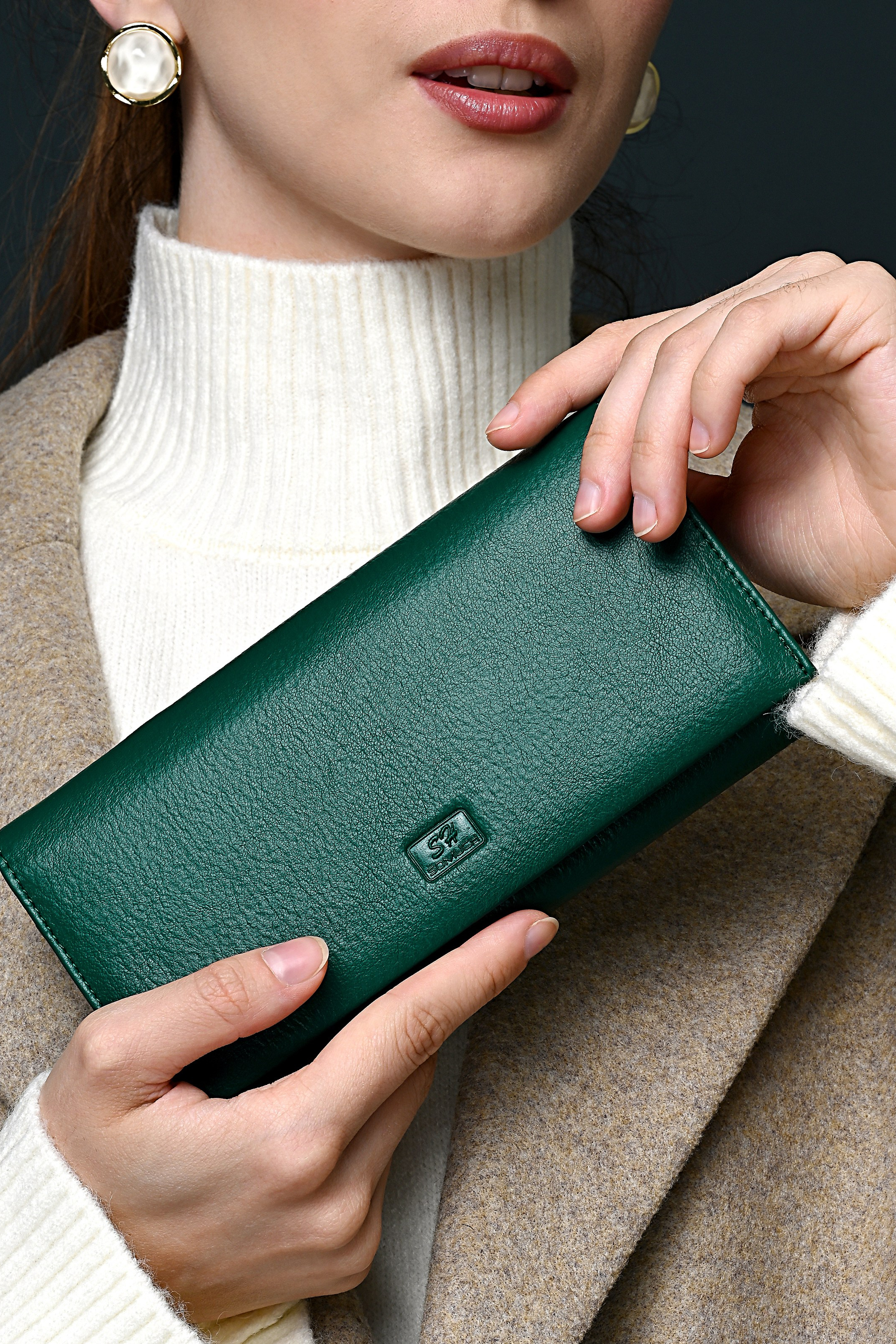 Съемка сумок, кошельков, рюкзаков и других аксессуаров. Предметный контент — фотограф в Саратове Юлия