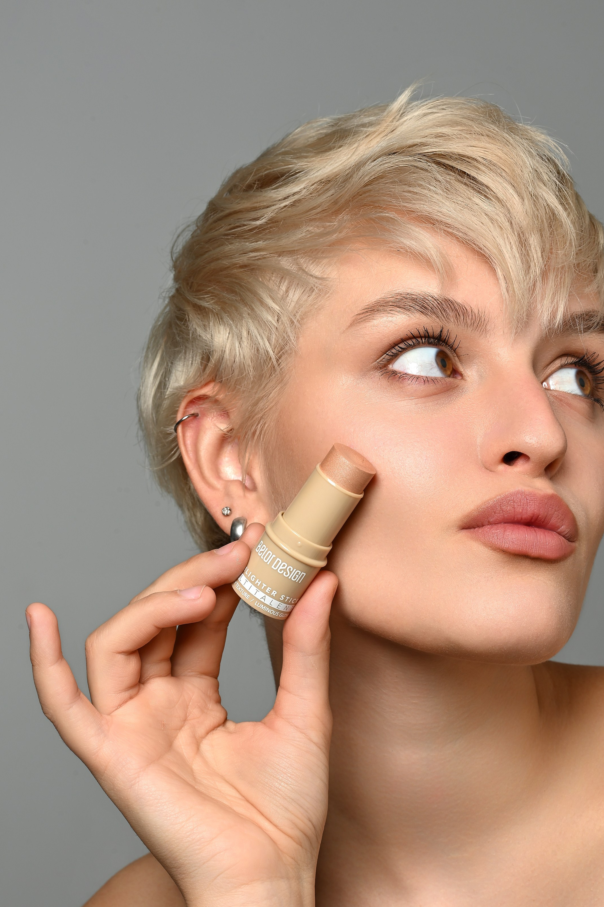 Уходовая и декоративная косметика. Предметный контент — фотограф в Саратове Юлия