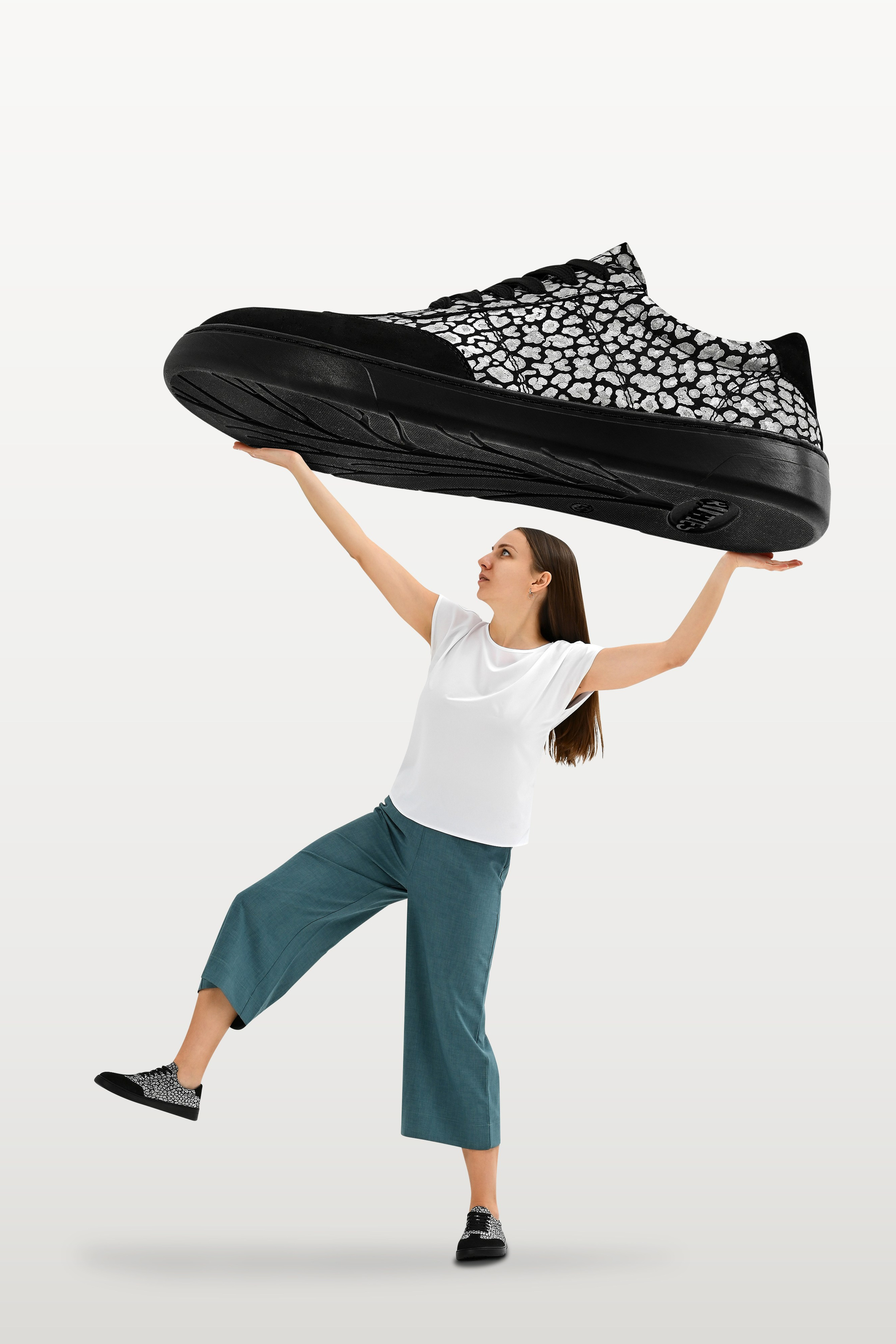 Съемка одежды и обуви. Предметный контент — фотограф в Саратове Юлия