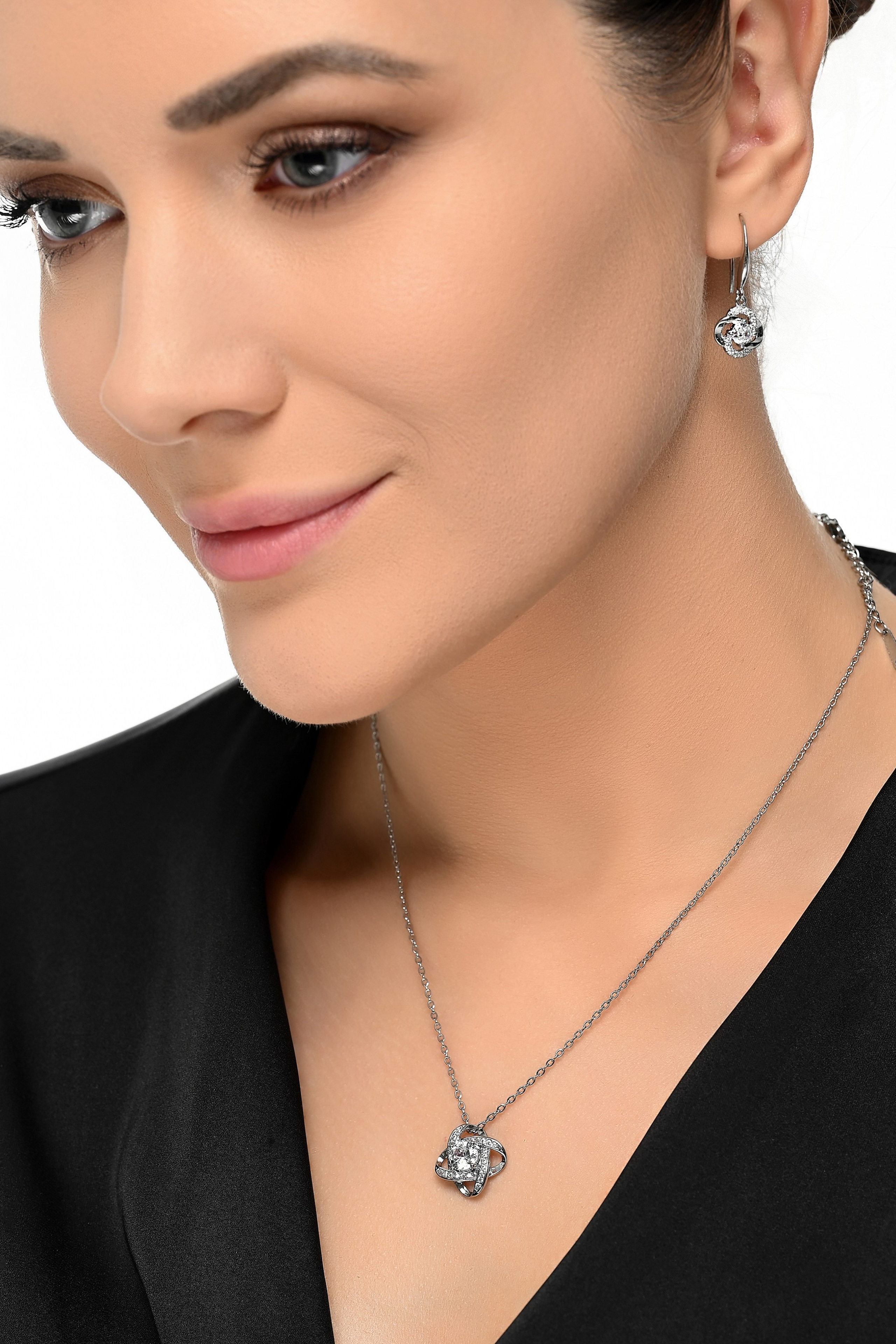 Бижутерия. Предметный контент — фотограф в Саратове Юлия