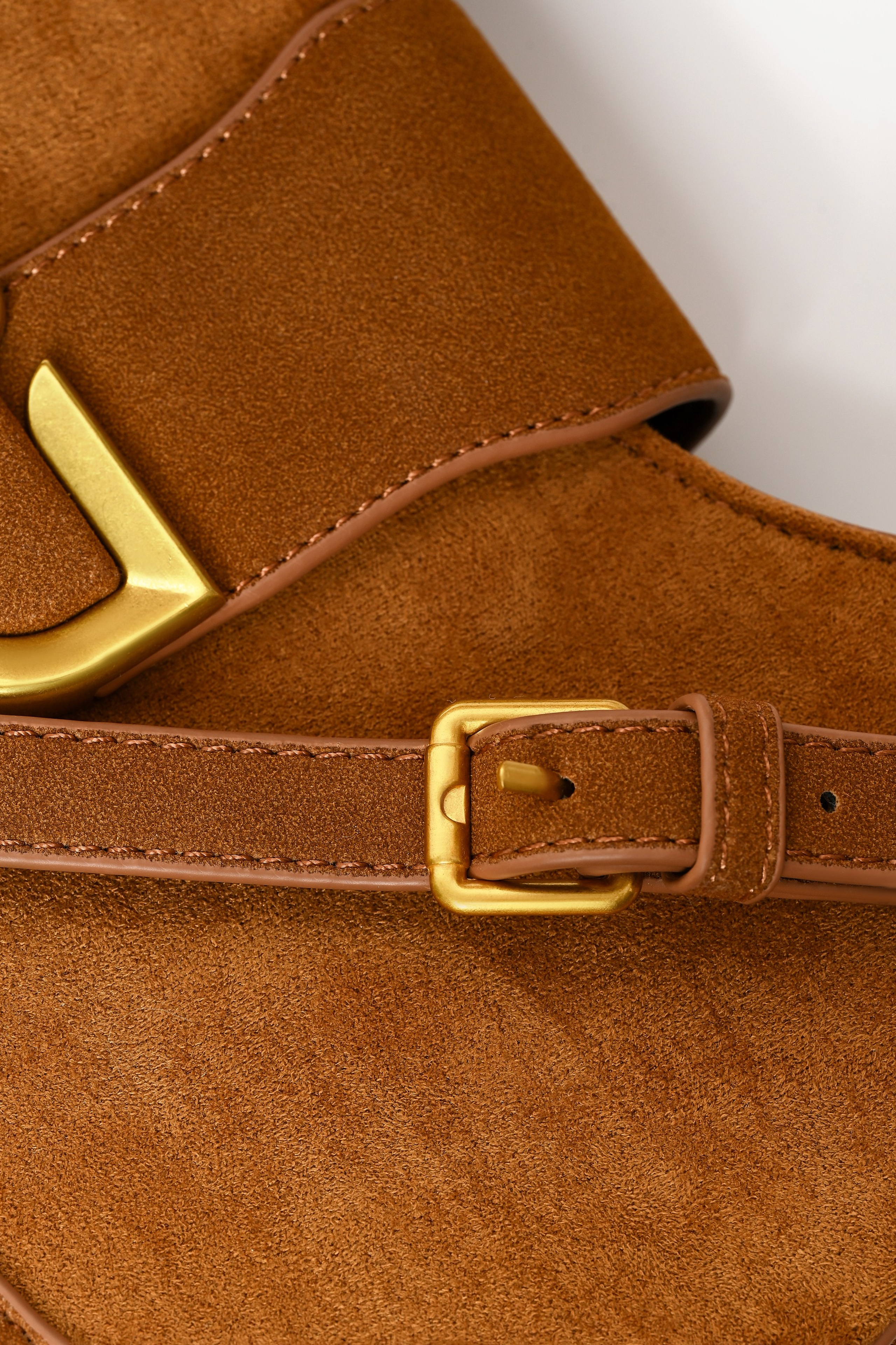 Съемка сумок, кошельков, рюкзаков и других аксессуаров. Предметный контент — фотограф в Саратове Юлия