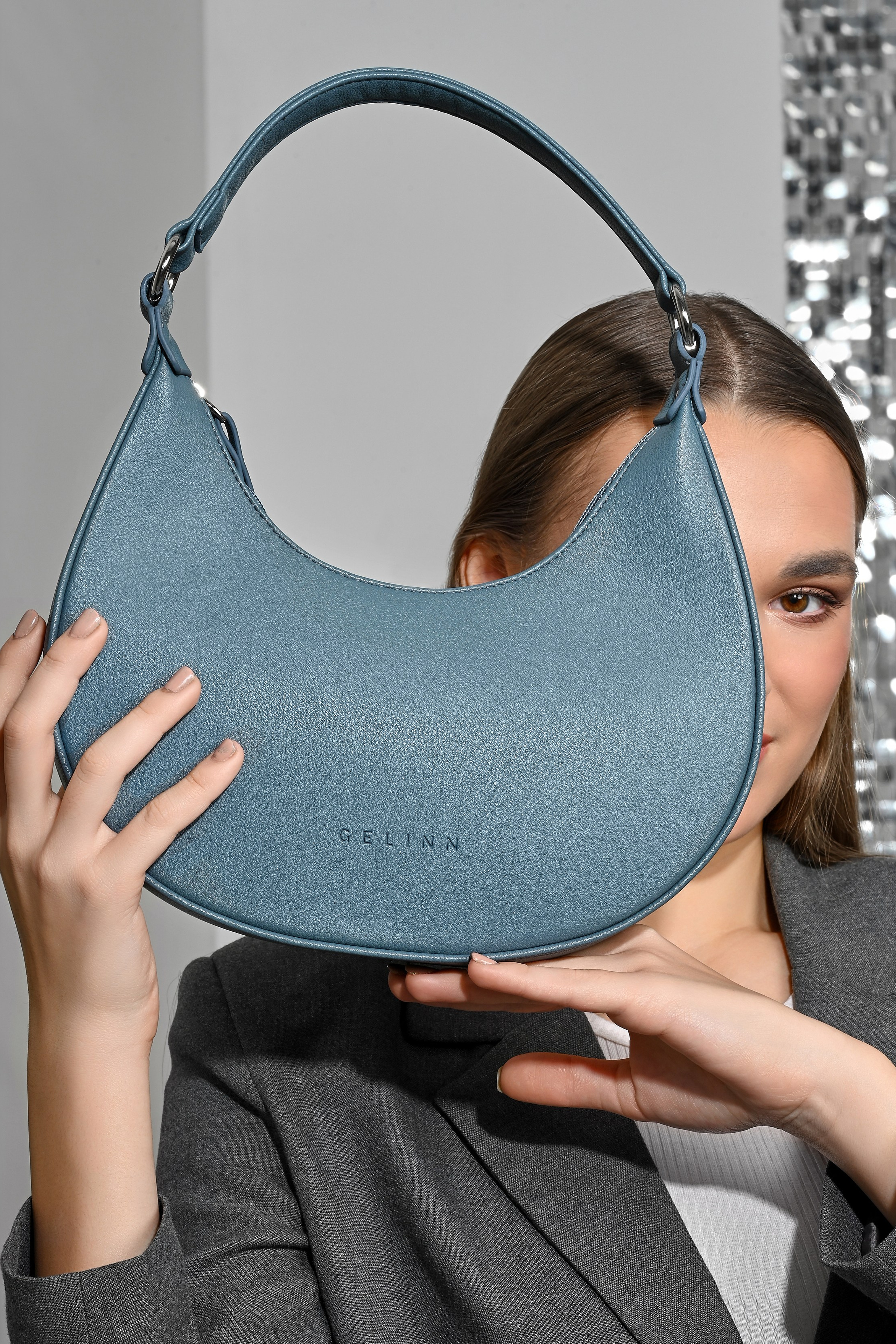 Съемка сумок, кошельков, рюкзаков и других аксессуаров. Предметный контент — фотограф в Саратове Юлия