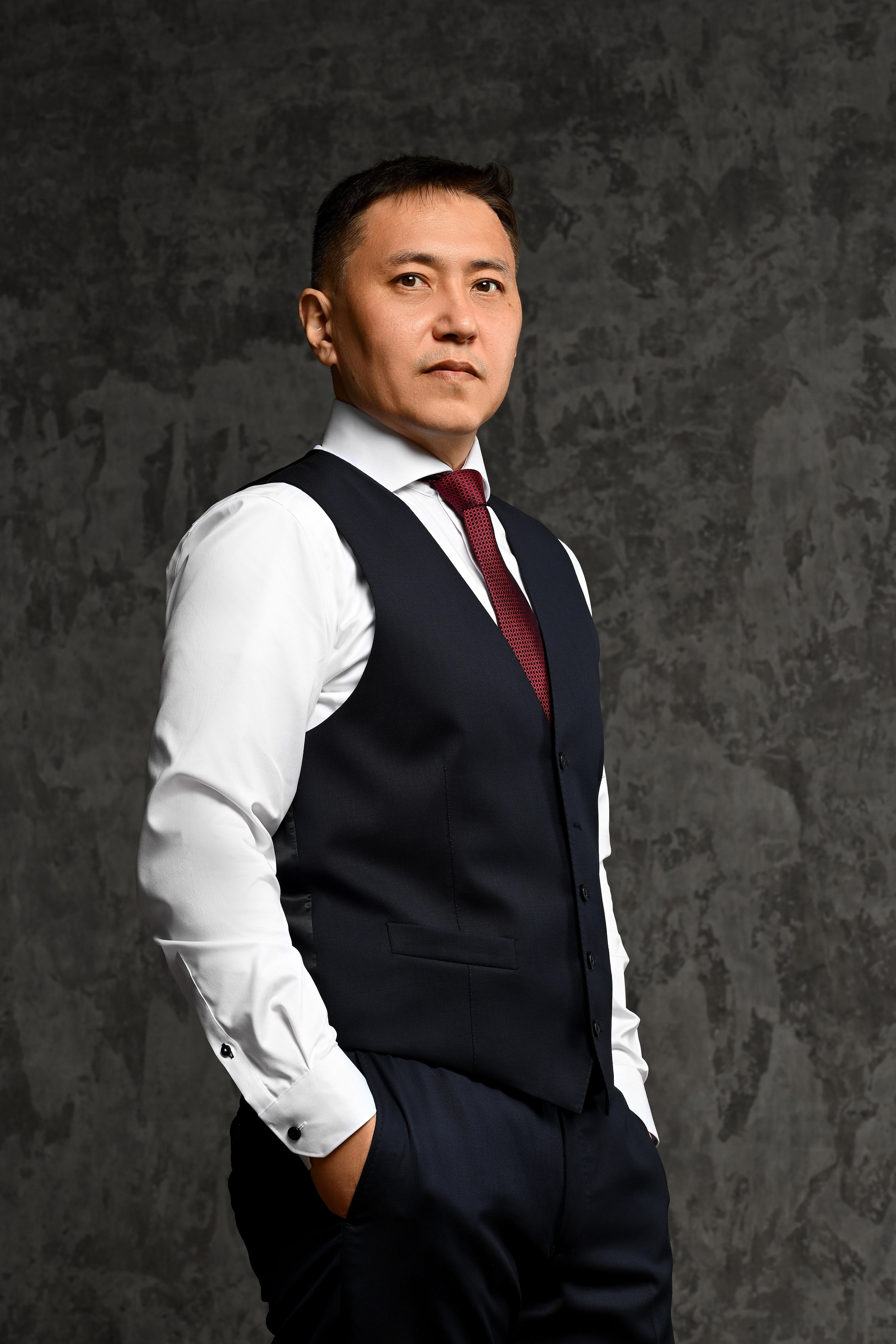 Мужской и женский бизнес портрет. Предметный контент — фотограф в Саратове Юлия