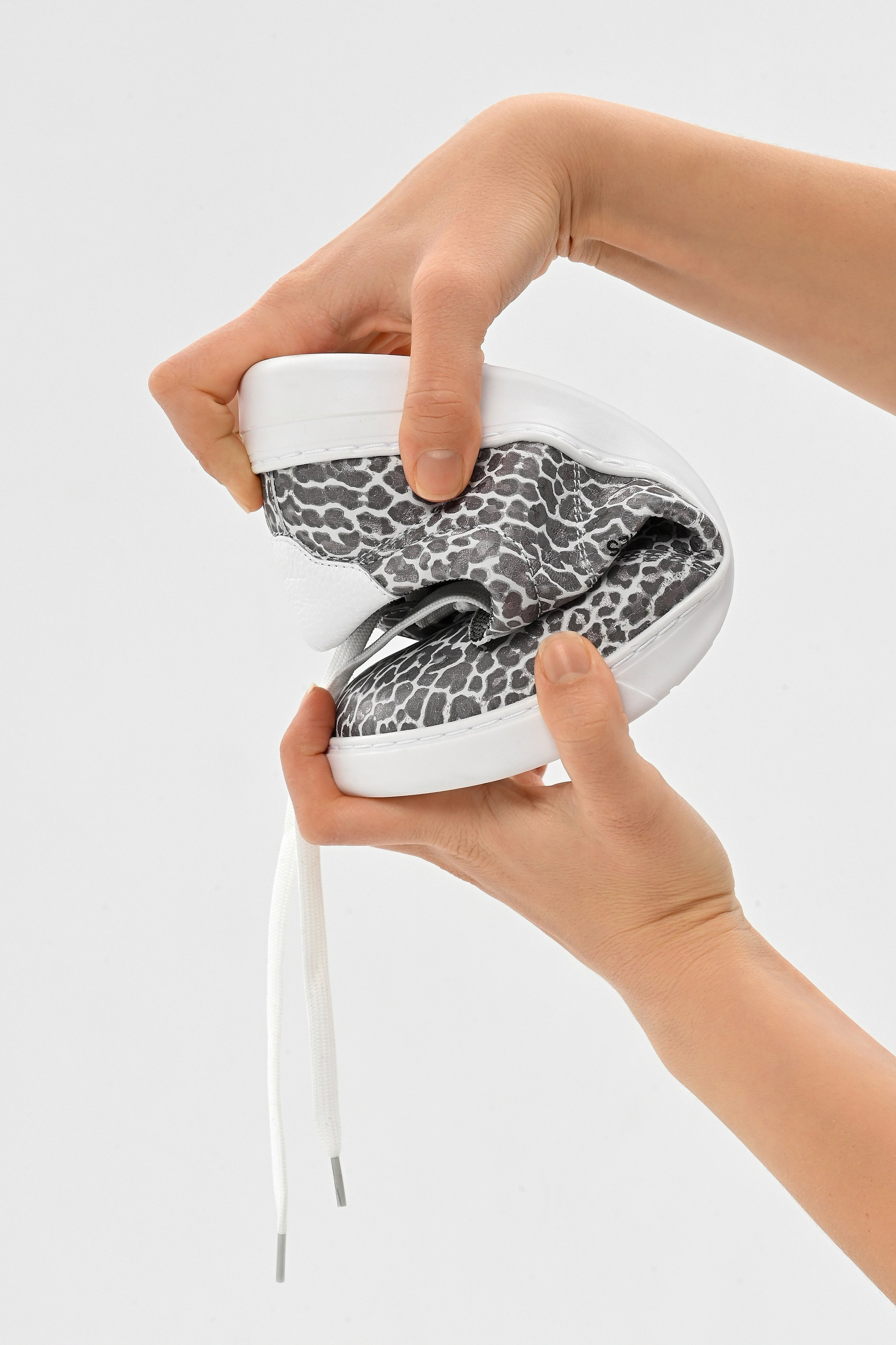 Съемка одежды и обуви. Предметный контент — фотограф в Саратове Юлия