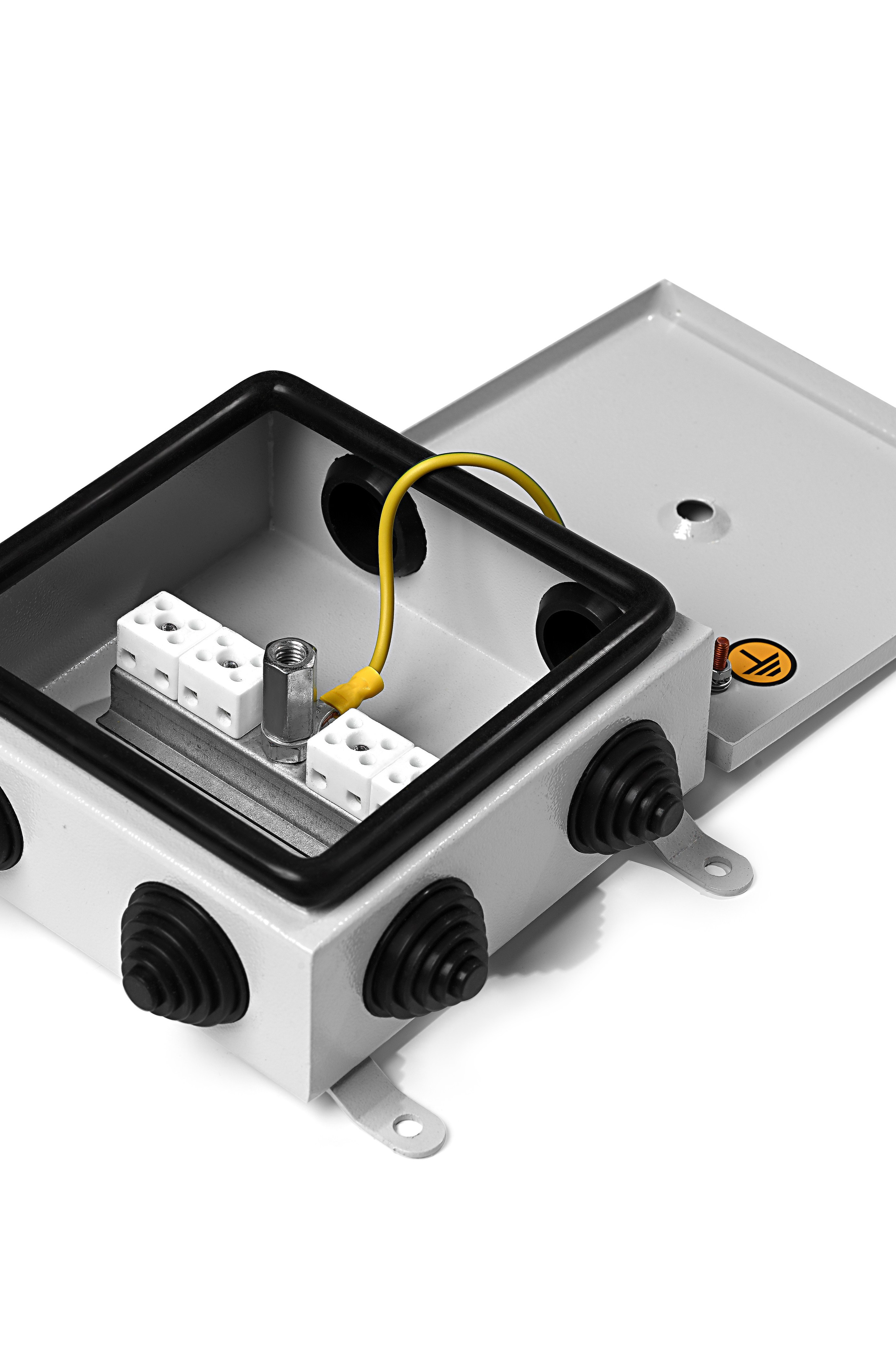 Инструменты, комплектующие и другой разного рода крепеж. Предметный контент — фотограф в Саратове Юлия