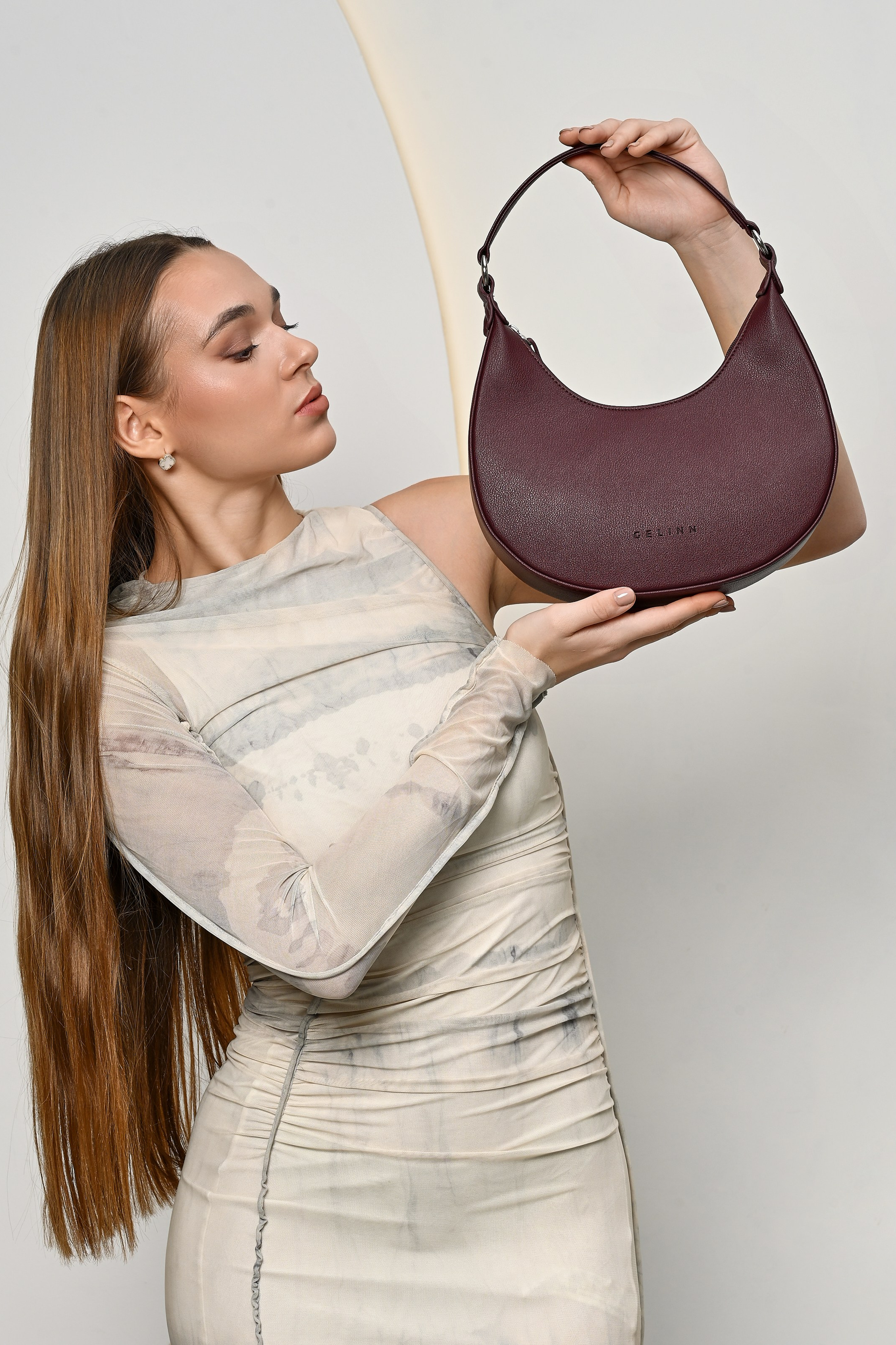 Съемка сумок, кошельков, рюкзаков и других аксессуаров. Предметный контент — фотограф в Саратове Юлия