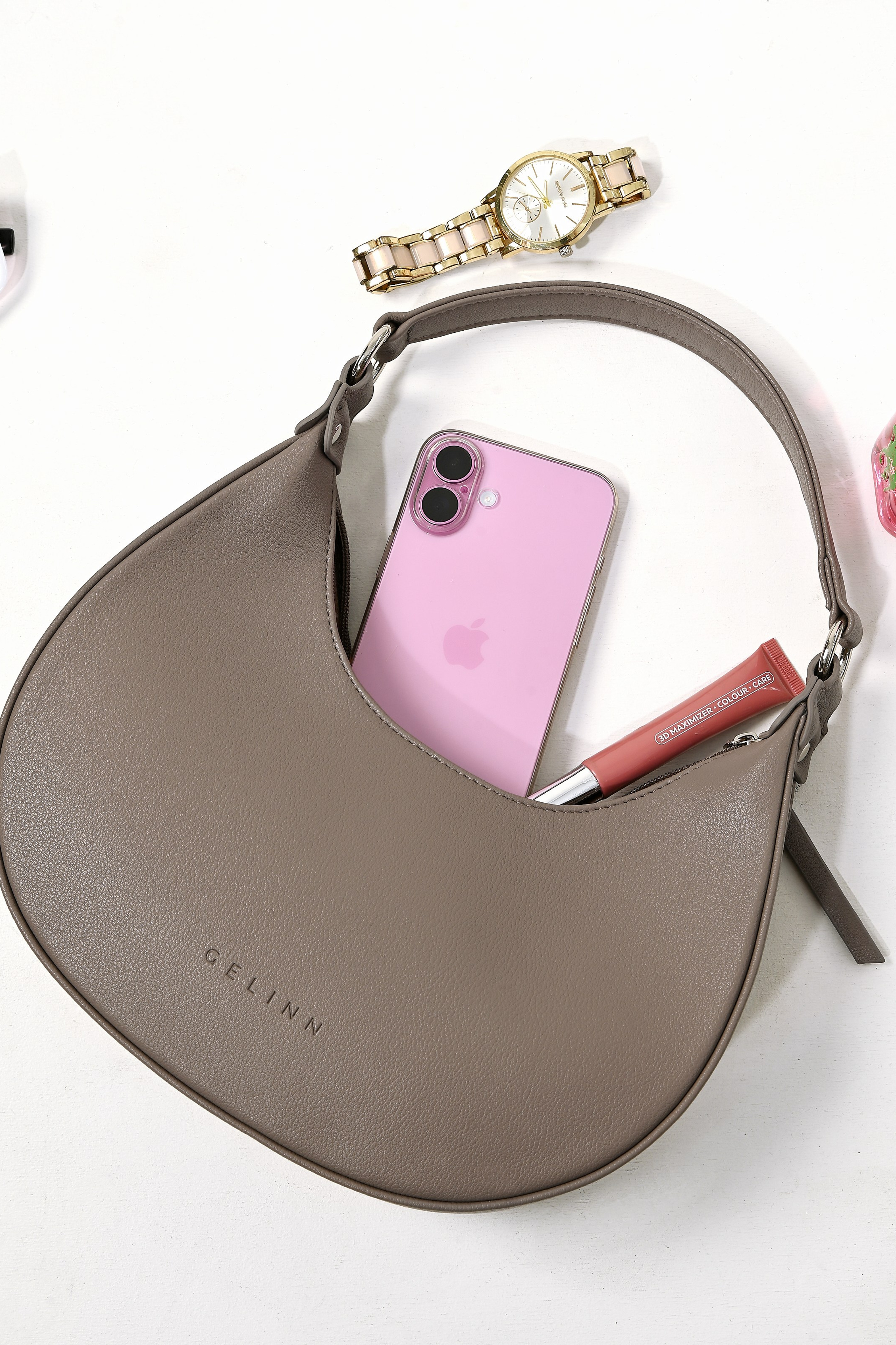 Съемка сумок, кошельков, рюкзаков и других аксессуаров. Предметный контент — фотограф в Саратове Юлия