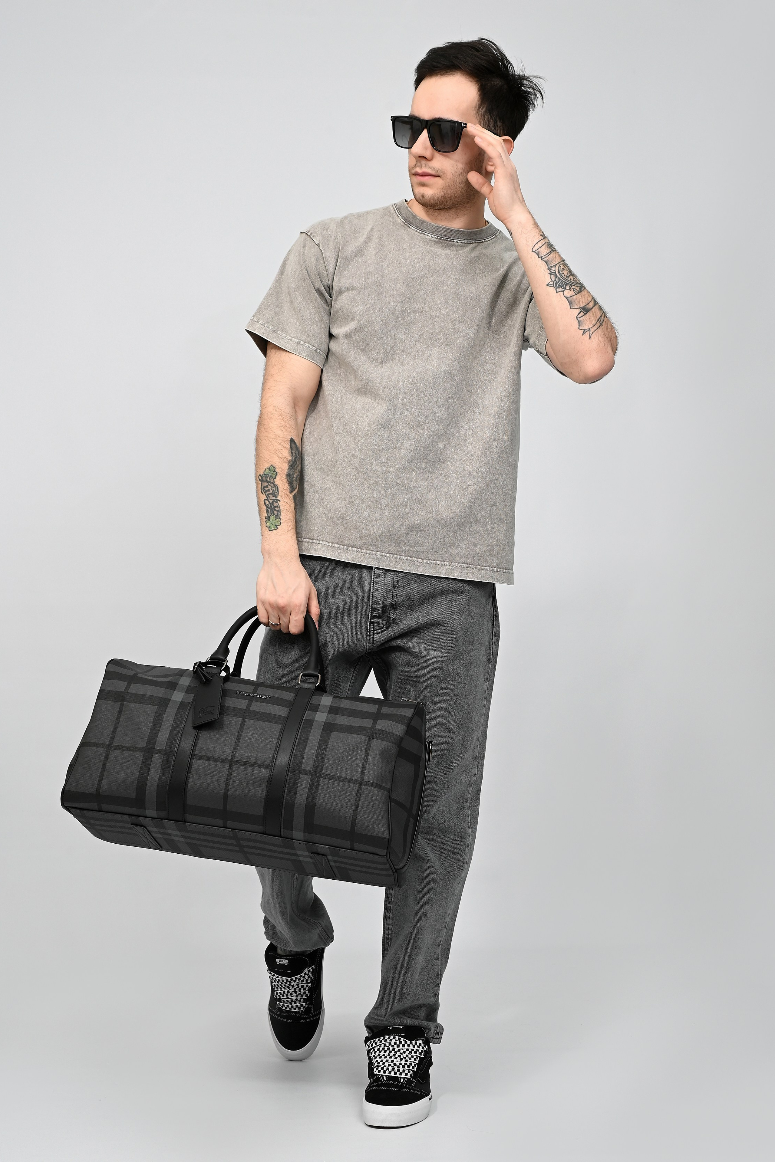 Съемка сумок, кошельков, рюкзаков и других аксессуаров. Предметный контент — фотограф в Саратове Юлия