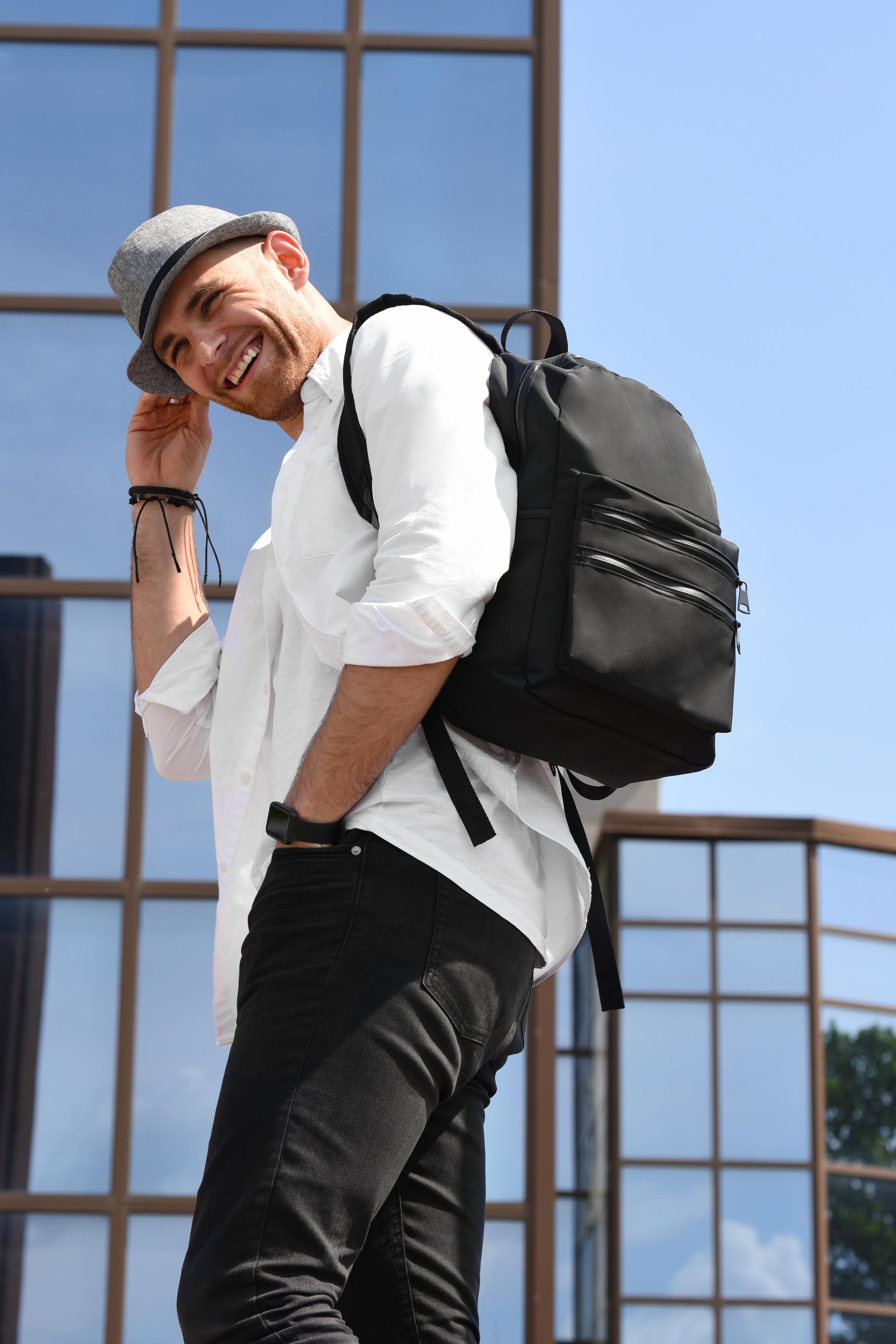 Съемка сумок, кошельков, рюкзаков и других аксессуаров. Предметный контент — фотограф в Саратове Юлия