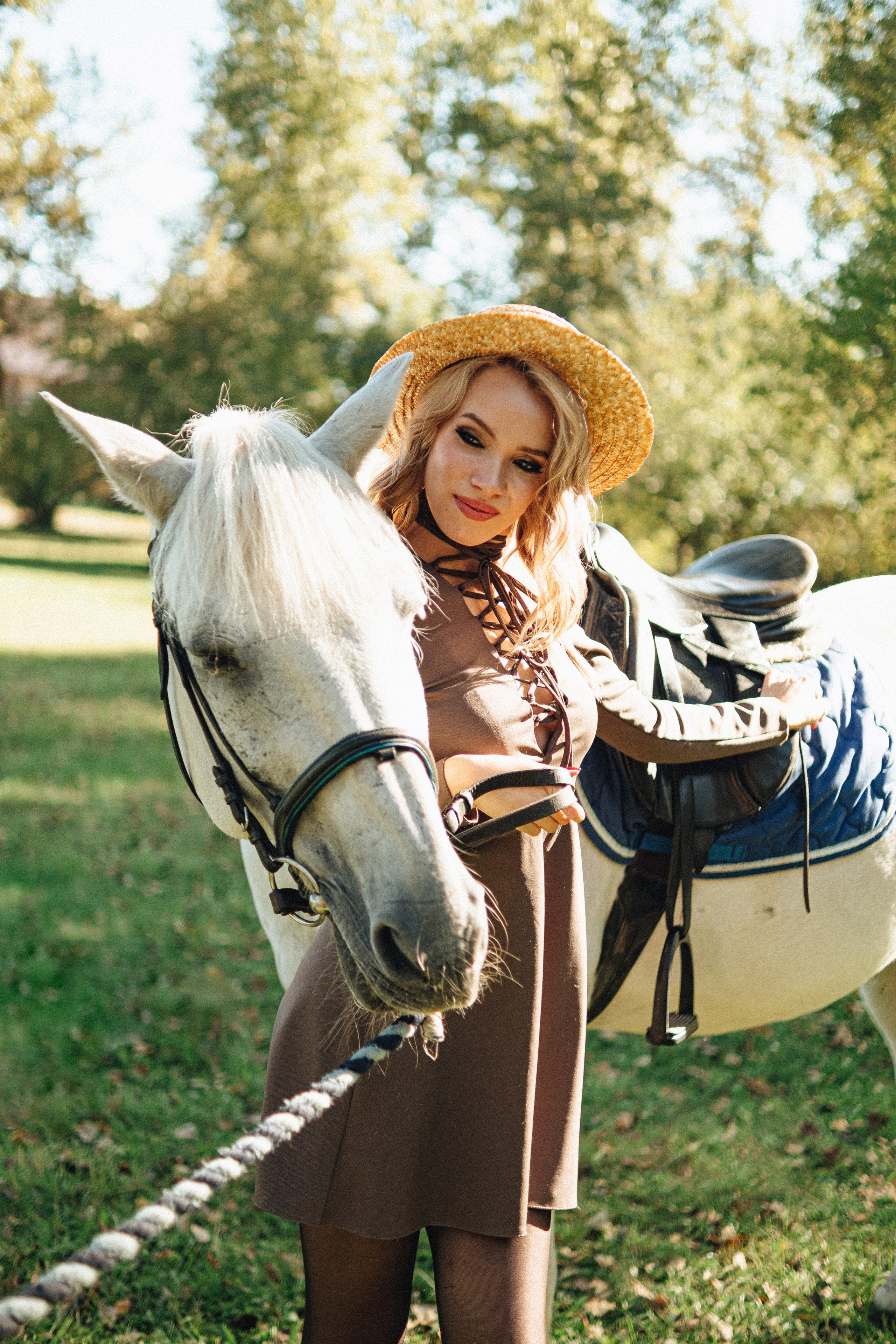 Лилия / Конная прогулка