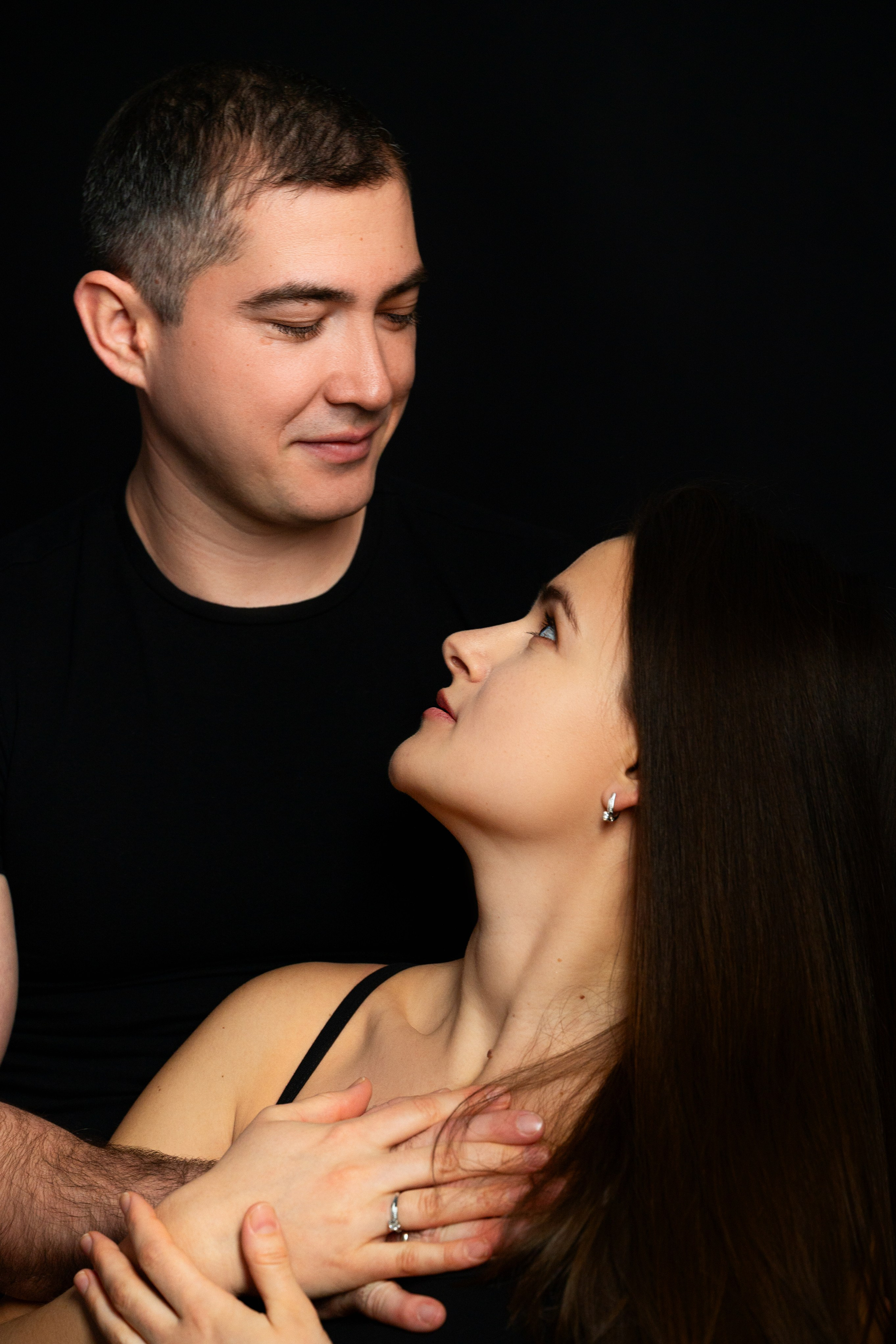 Адель. Девочка с пионами