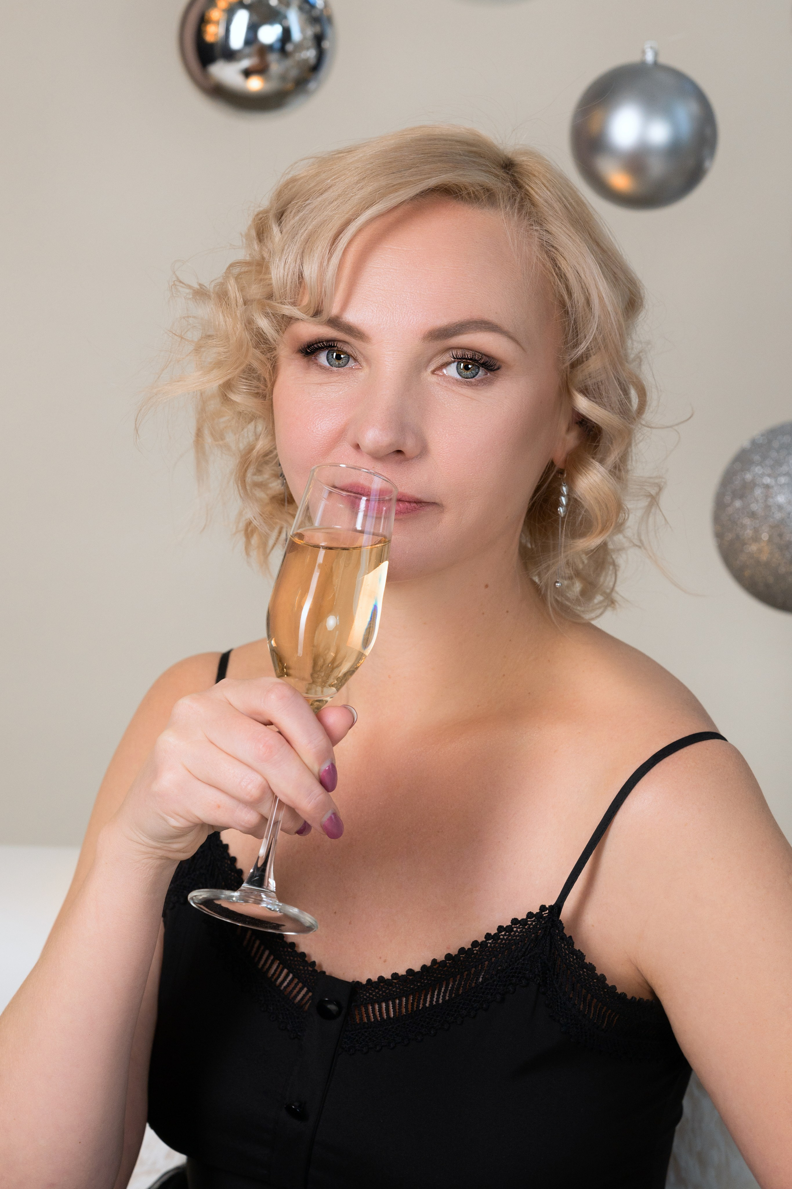 Новогодняя фотосессия в белой рубашке