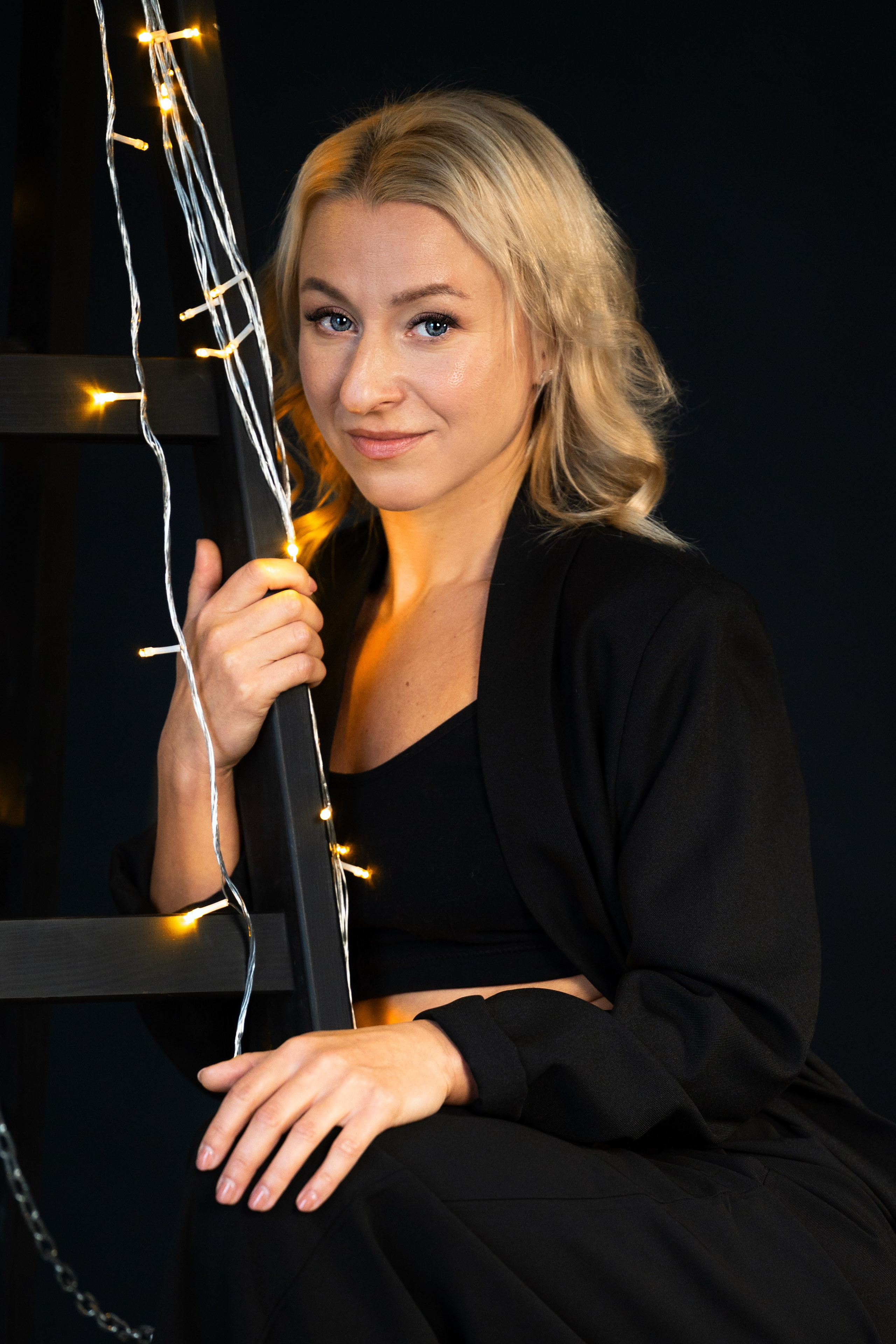 Новогодняя фотосессия в белой рубашке