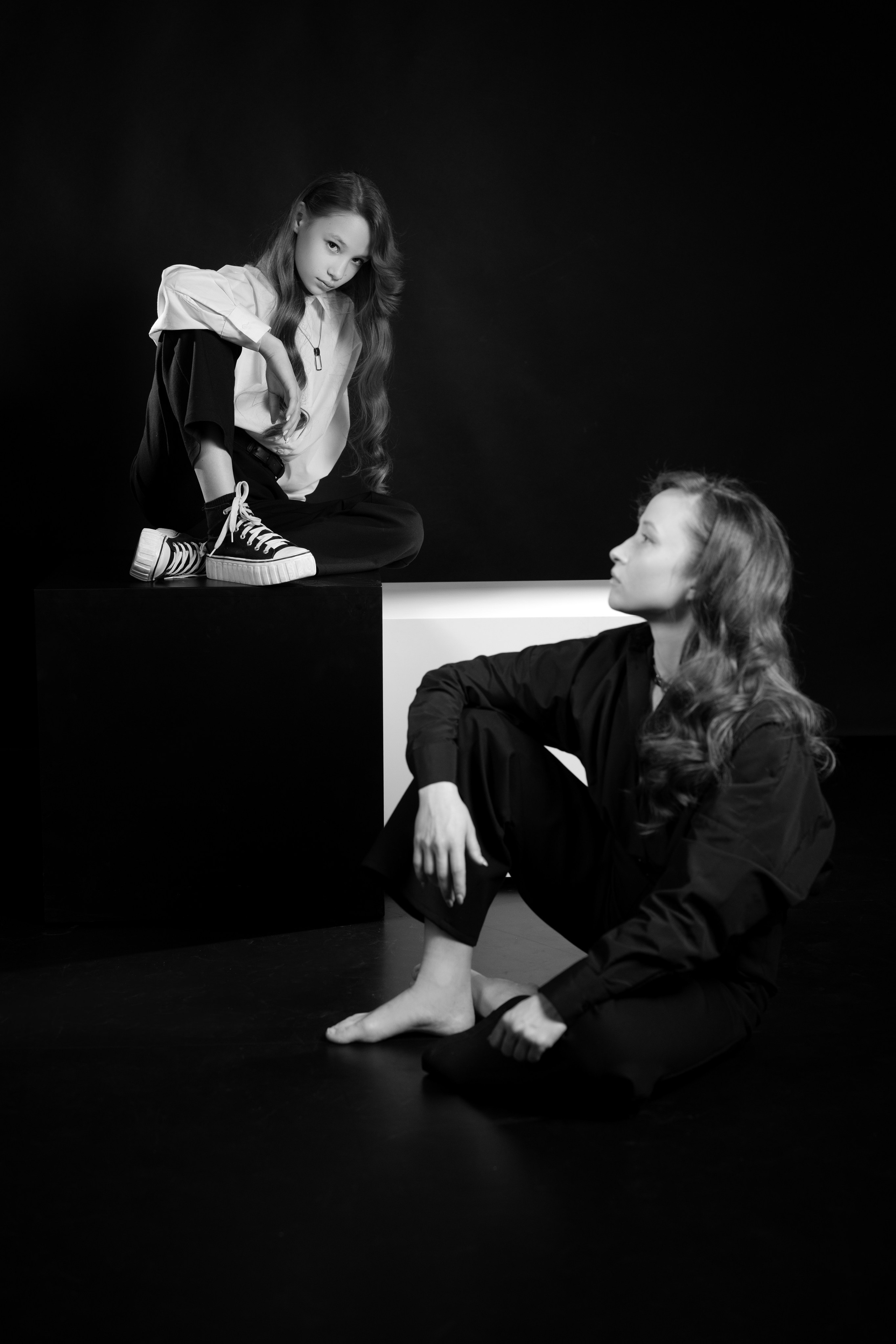 Адель. Девочка с пионами