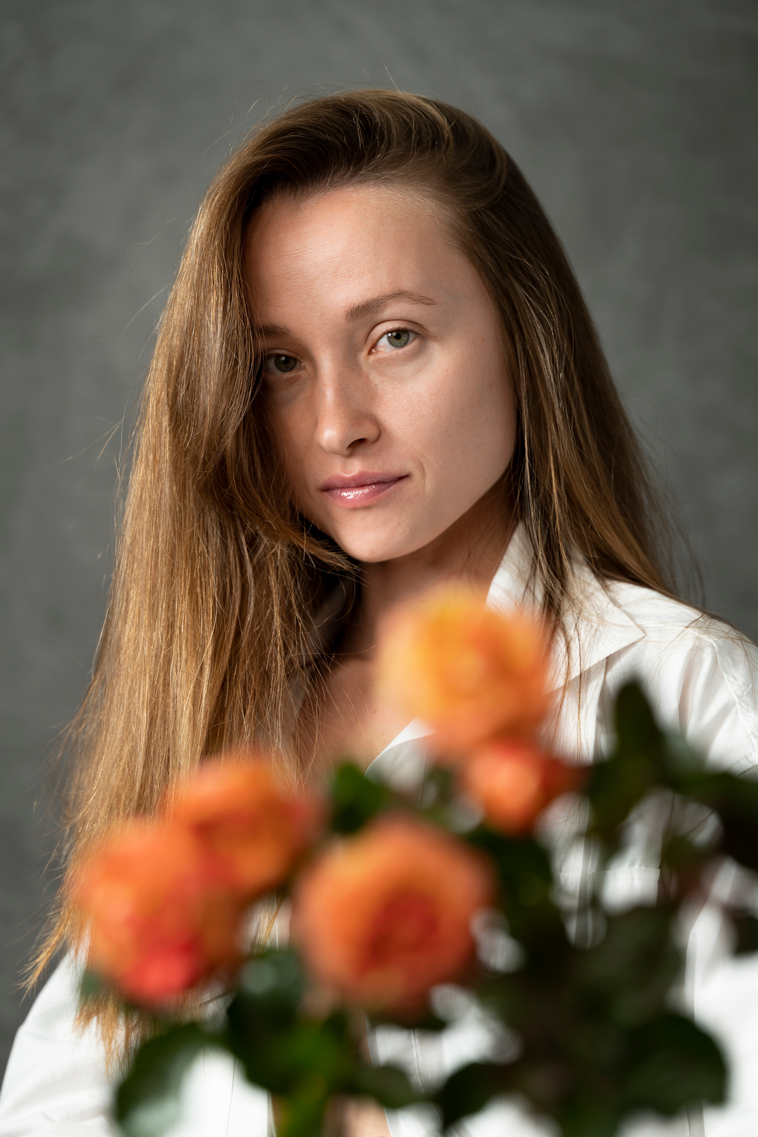 Фотосессия девушки в вечернем изумрудном платье