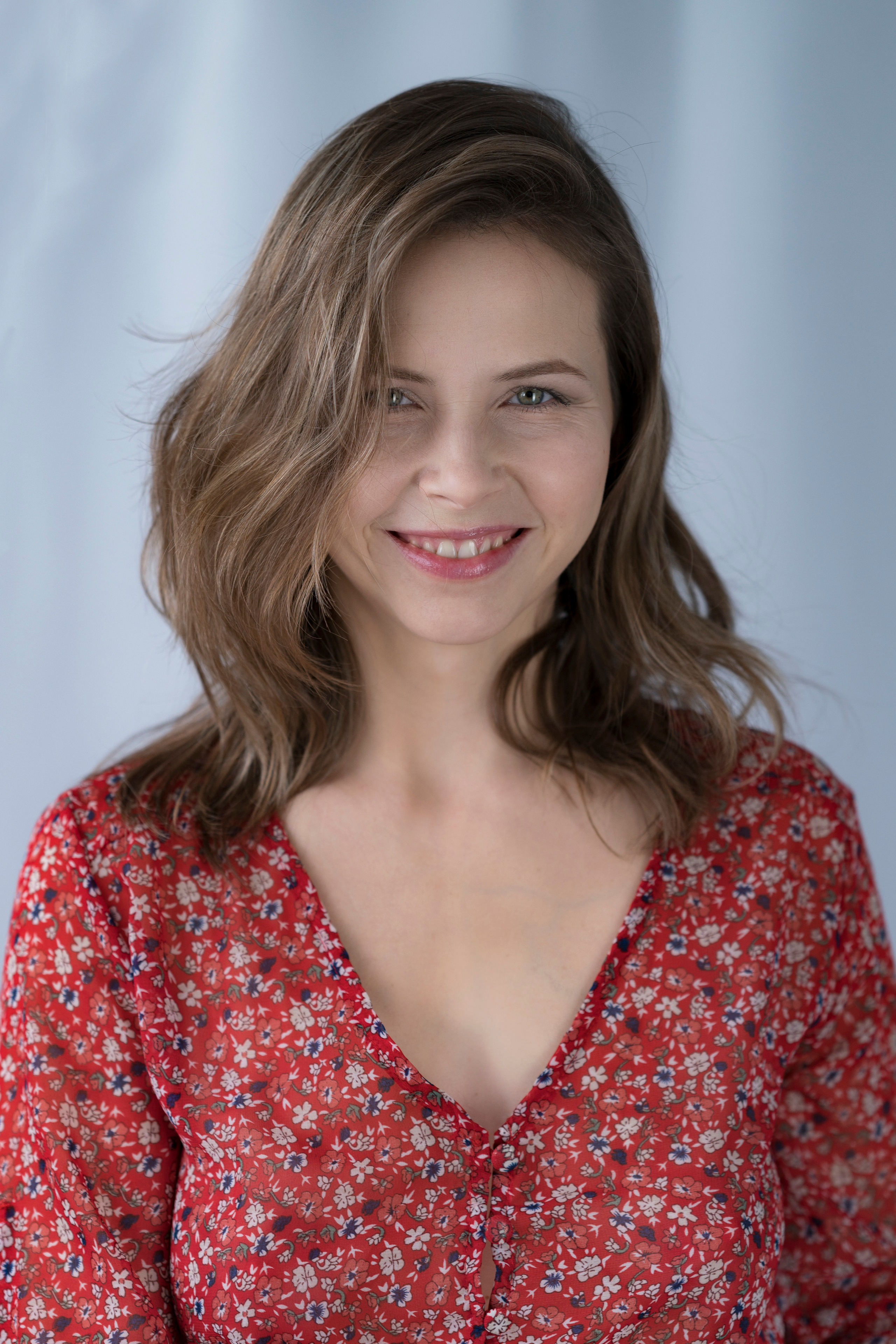 Портретная съёмка (фотосессия) женщины в студии в двух образах