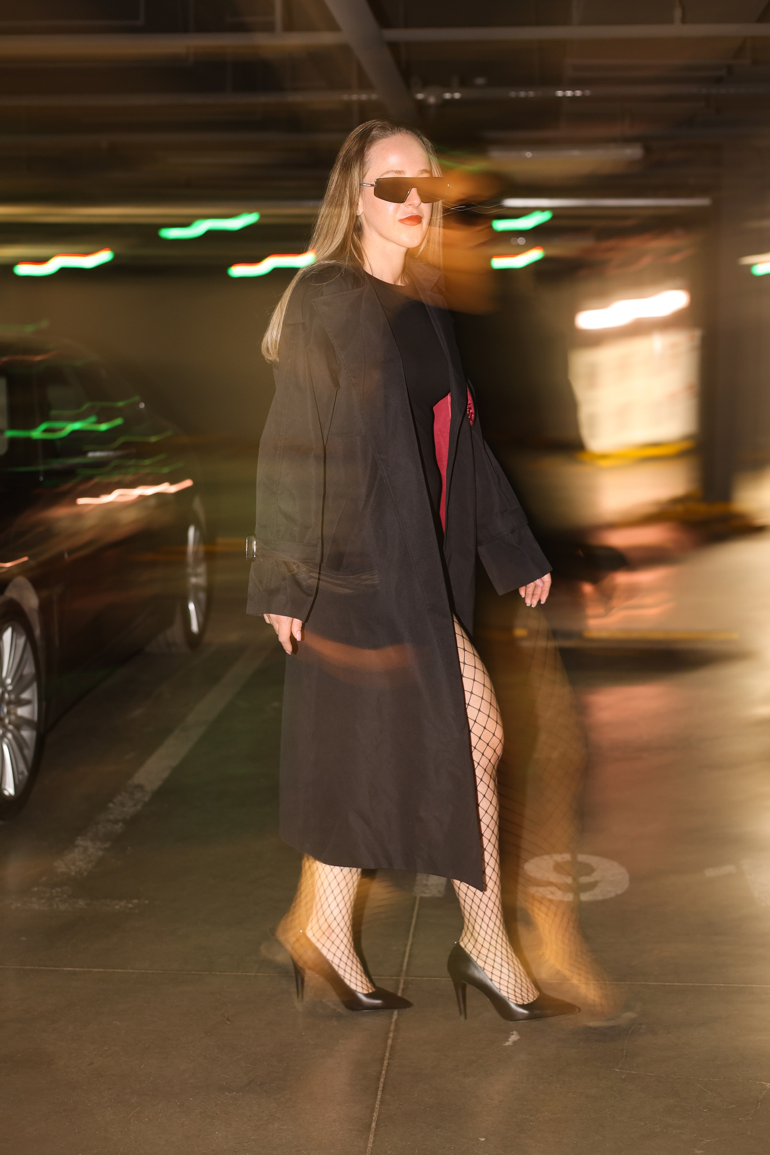 Майя на парковке