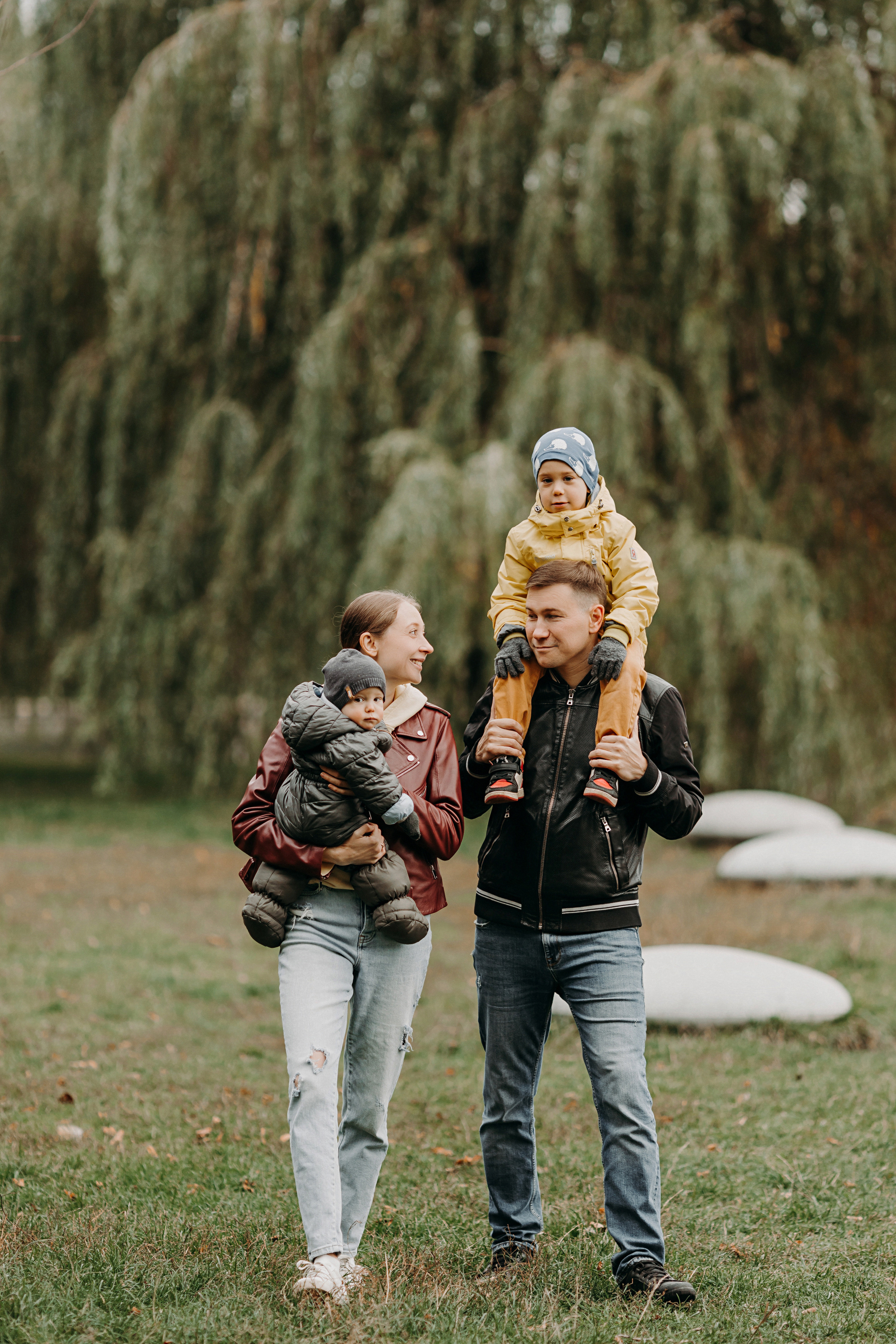 Алина, Андрей и мальчики